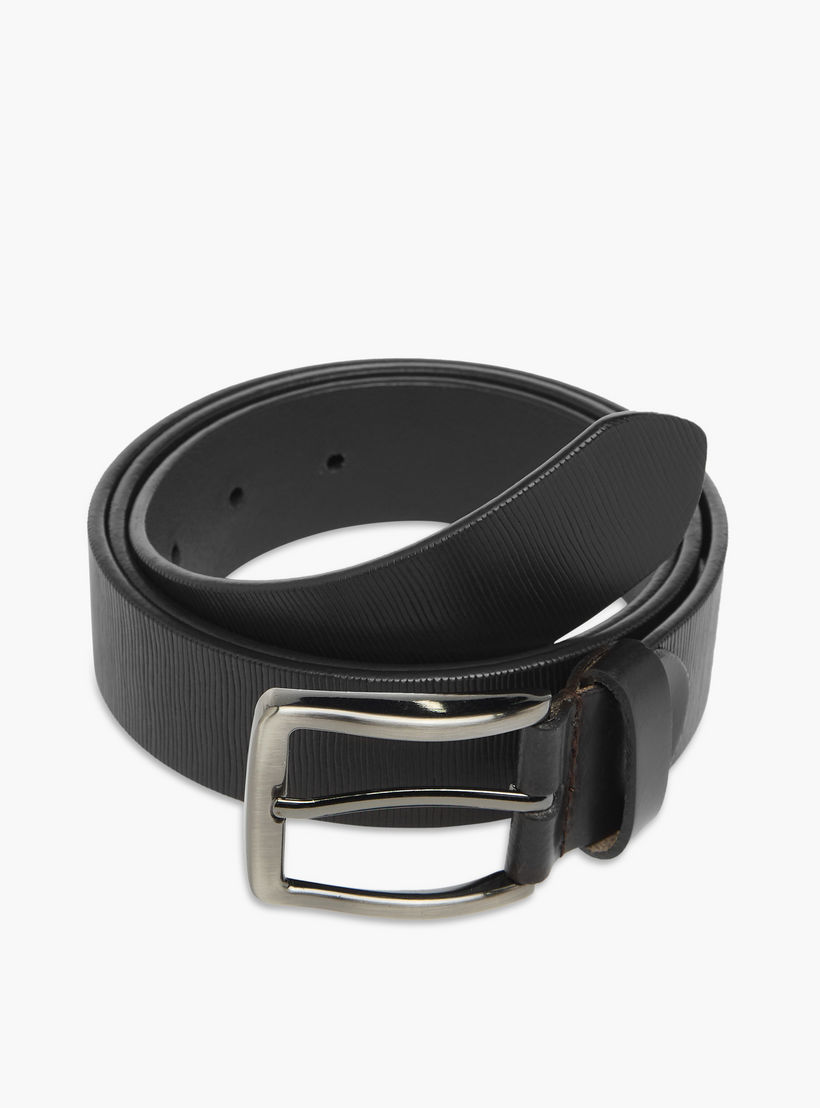 حزام جلد بارز الملمس بإبزيم إغلاق-men-beltsandwallets-belts-image-3