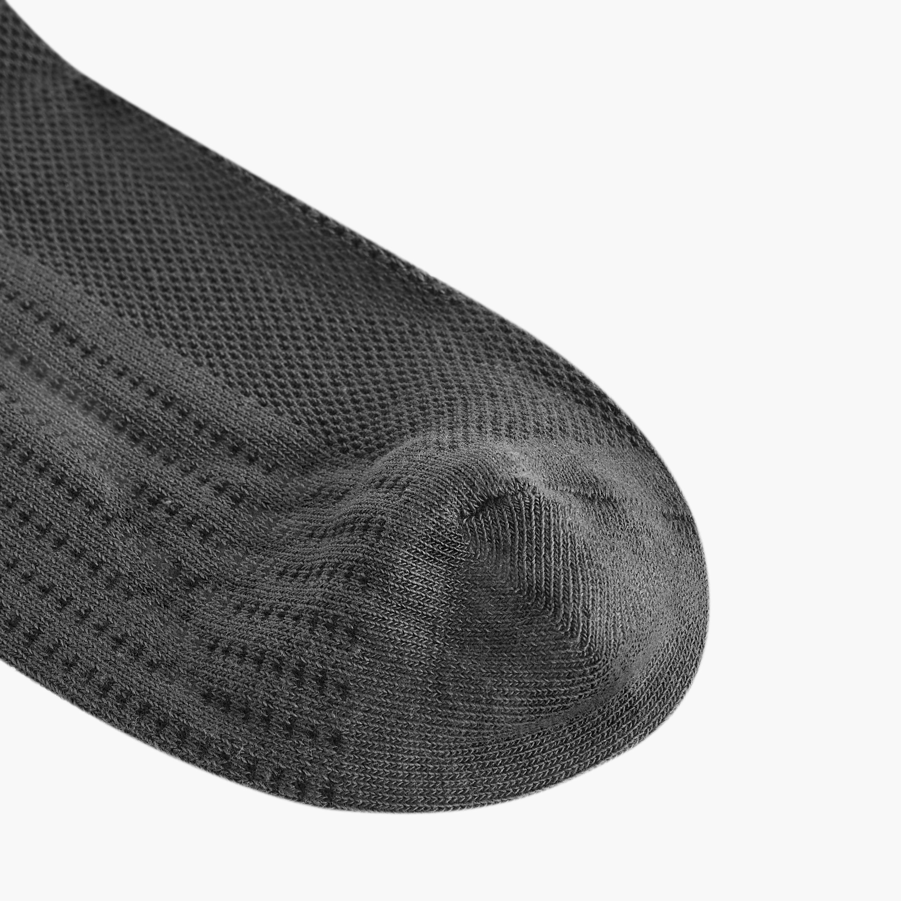 طقم جوارب غير تيري بطول الكاحل 3 أزواج بارزة الملمس-men-socks-image-3