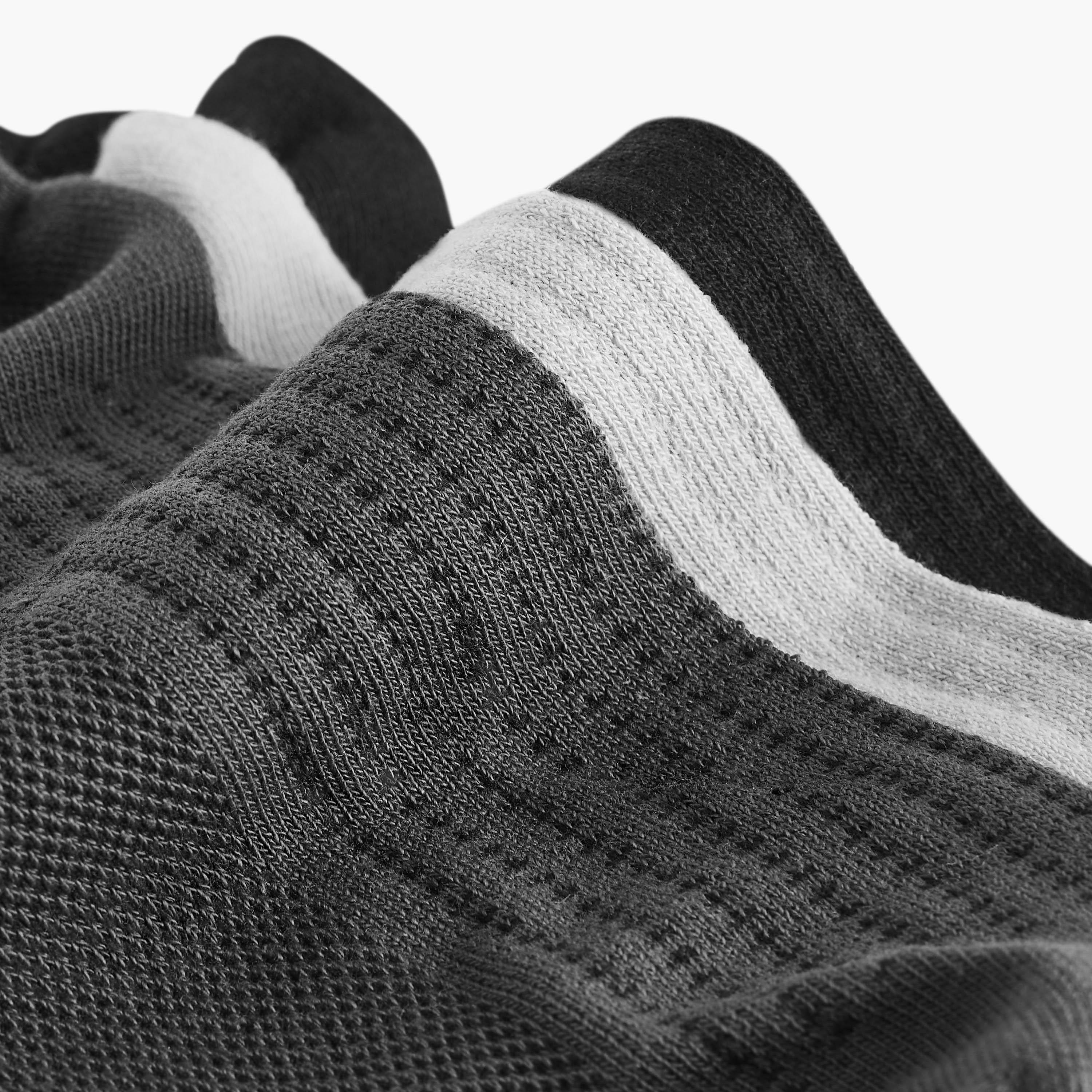 طقم جوارب غير تيري بطول الكاحل 3 أزواج بارزة الملمس-men-socks-image-4