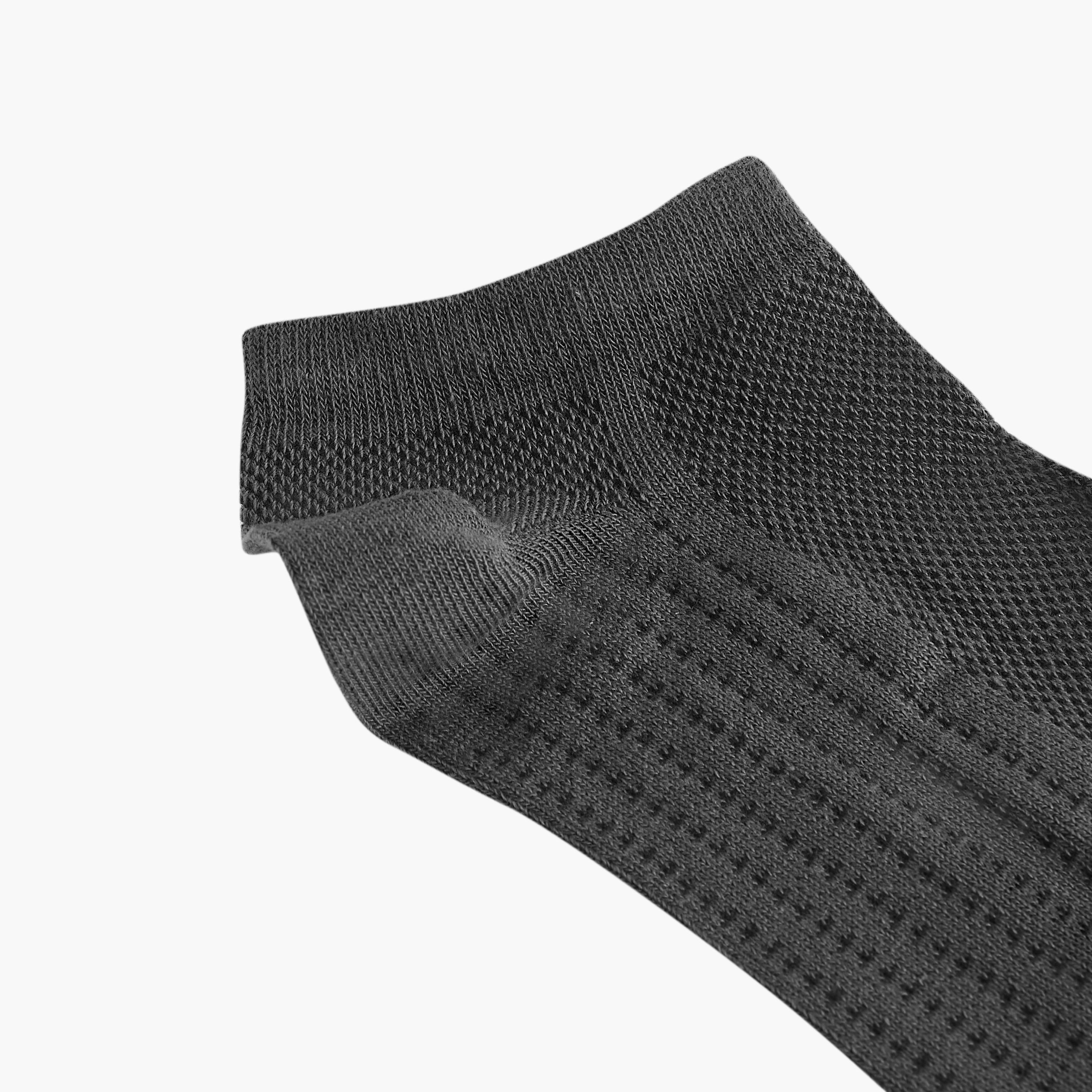 طقم جوارب غير تيري بطول الكاحل 3 أزواج بارزة الملمس-men-socks-image-5