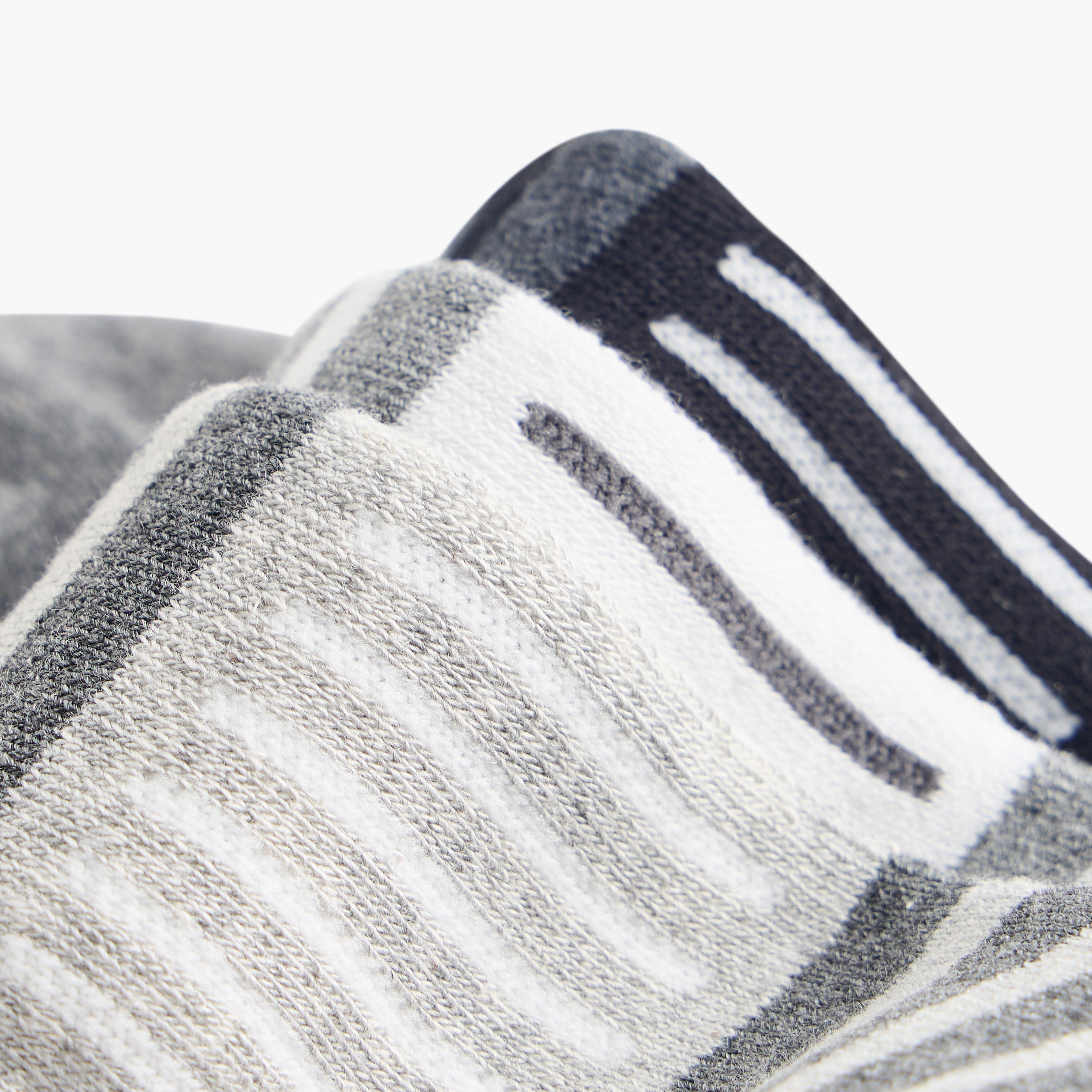 طقم جوارب 3 أزواج نصف تيري بطول الكاحل وطبعات-men-socks-image-4