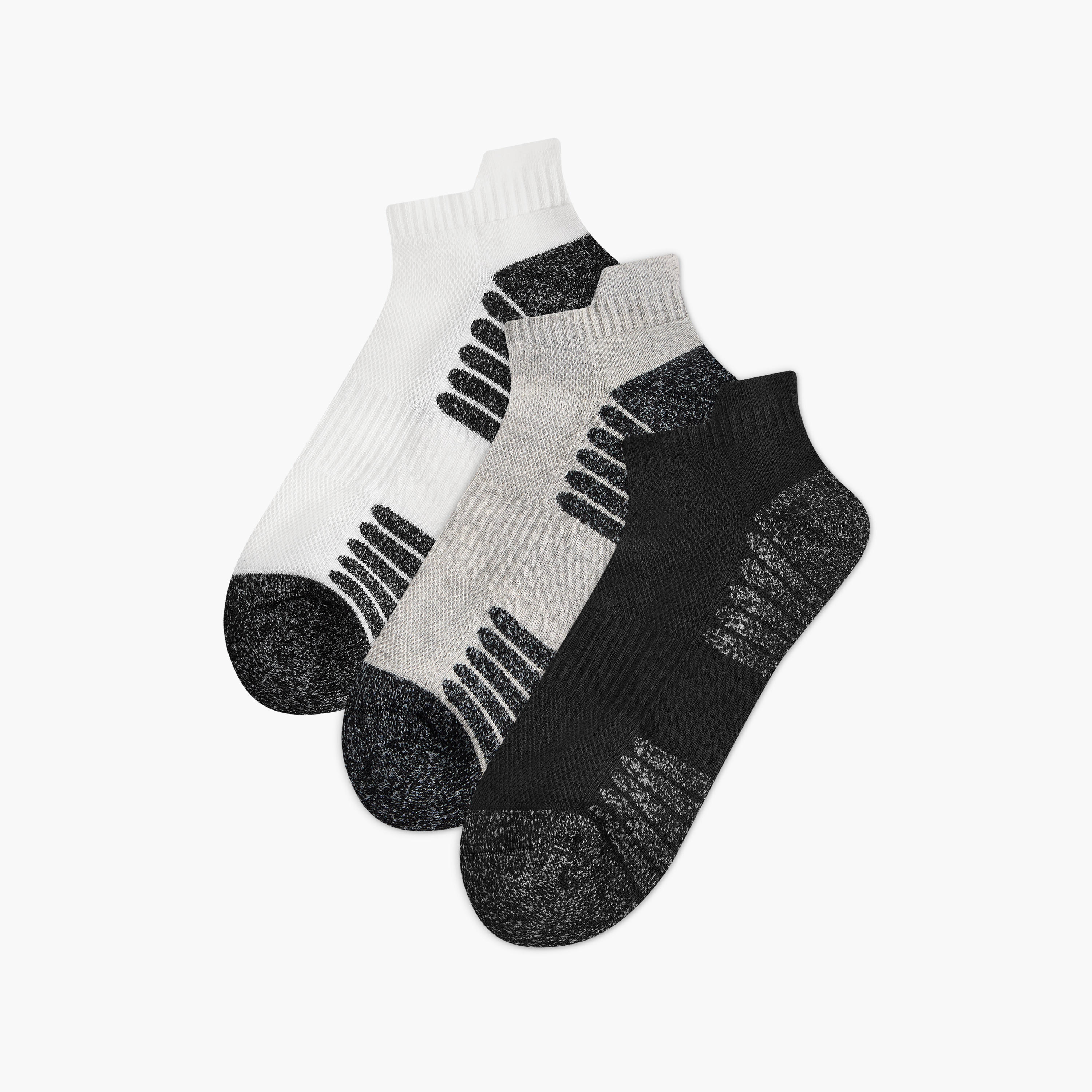 طقم جوارب طول الكاحل 3 أزواج بطبعات-men-socks-image-1