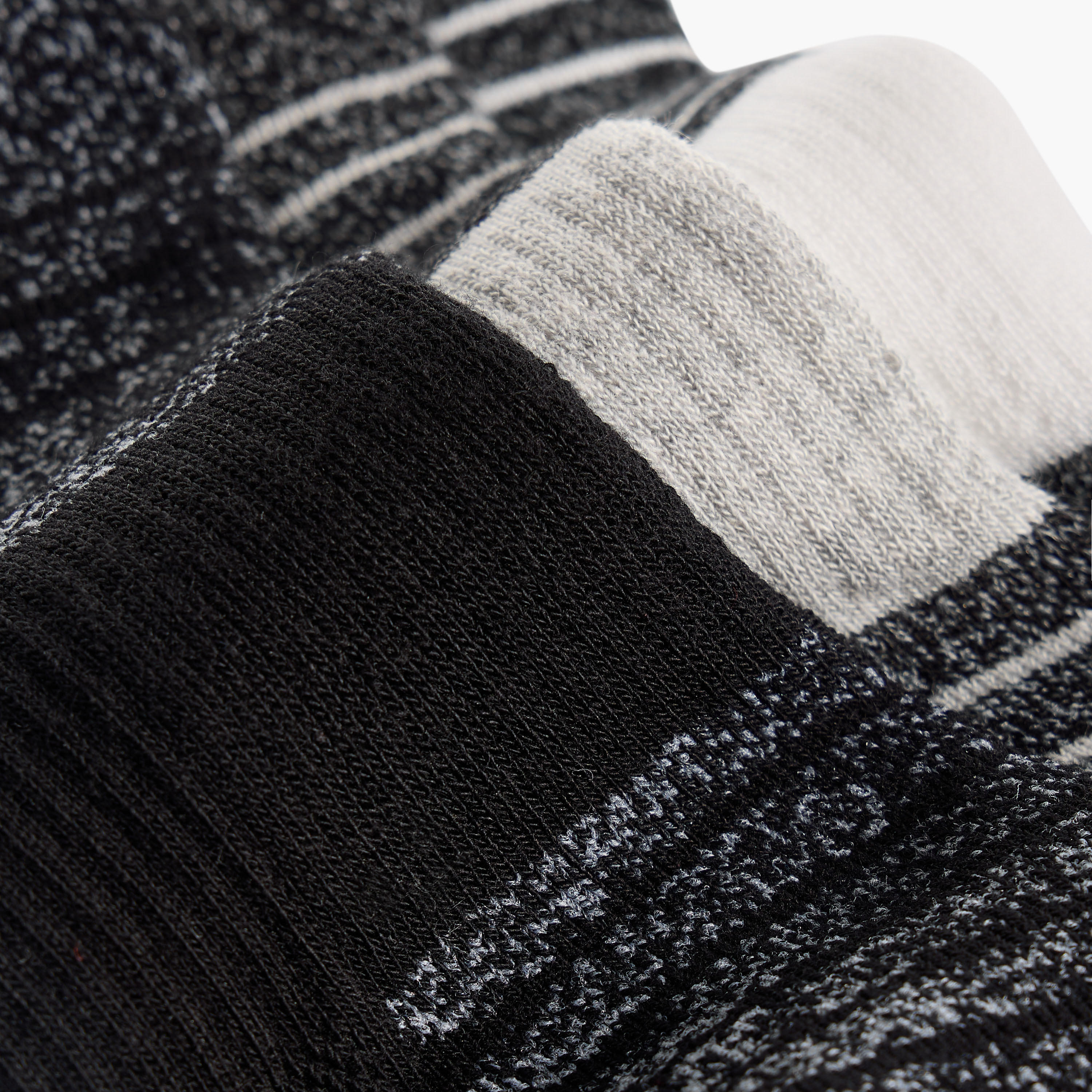طقم جوارب طول الكاحل 3 أزواج بطبعات-men-socks-image-4