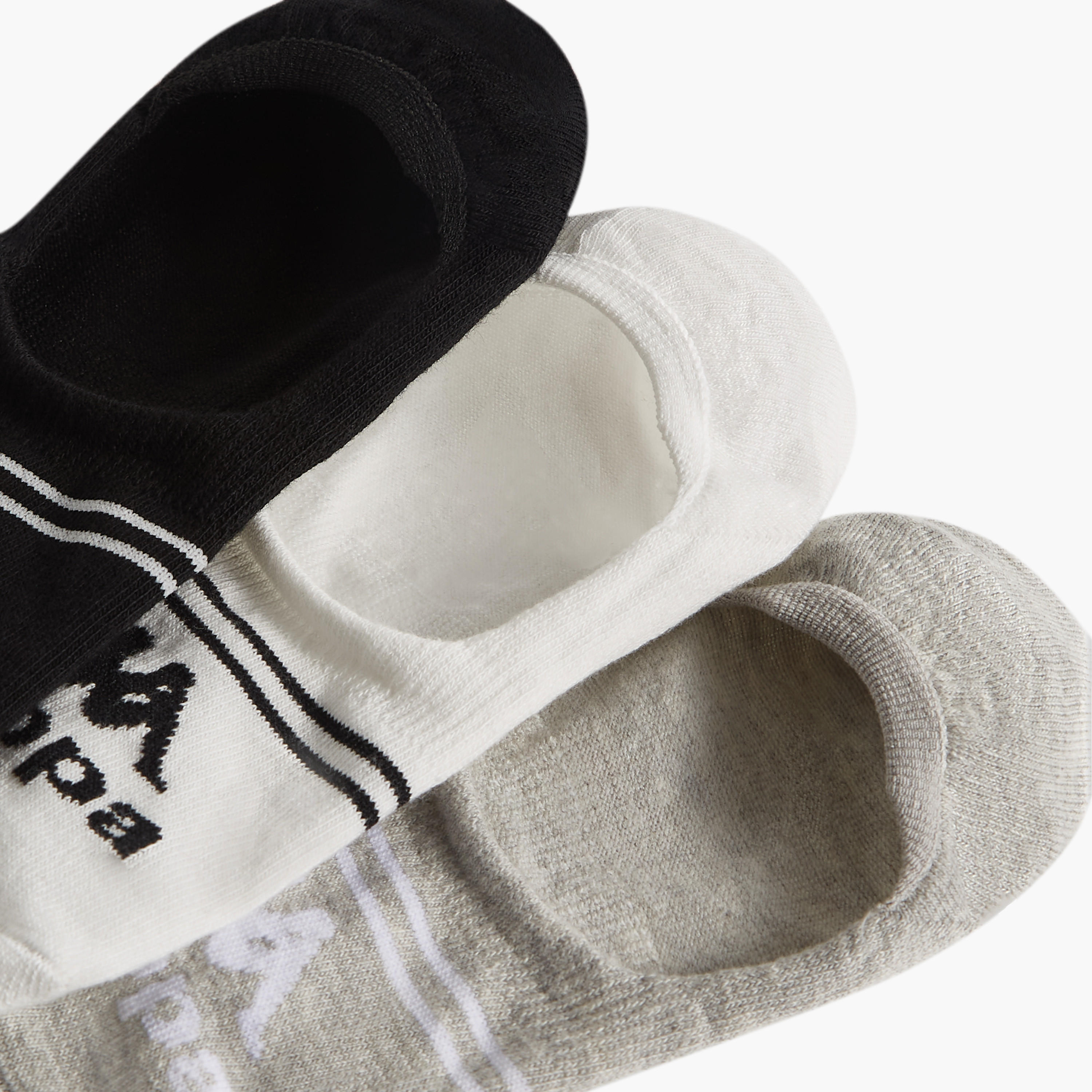 طقم جوارب غير مرئية 3 أزواج بطبعات شعار من كابا-men-socks-image-3