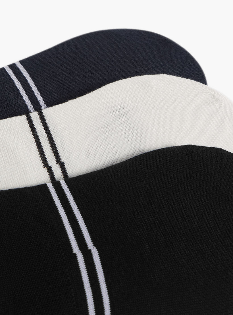 طقم جوارب غير مرئية 3 أزواج بطبعات شعار من كابا-men-socks-image-2