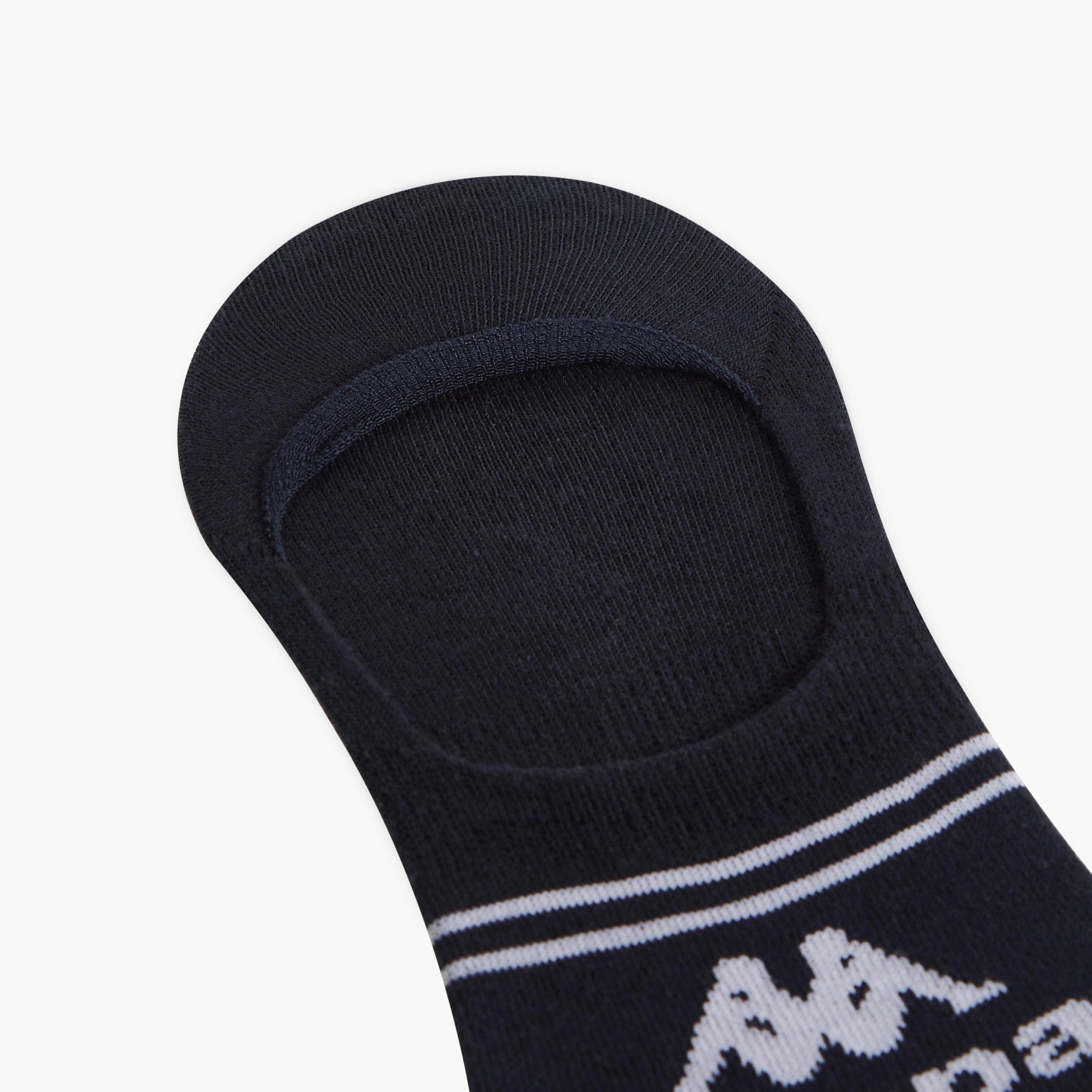 طقم جوارب غير مرئية 3 أزواج بطبعات شعار من كابا-men-socks-image-4