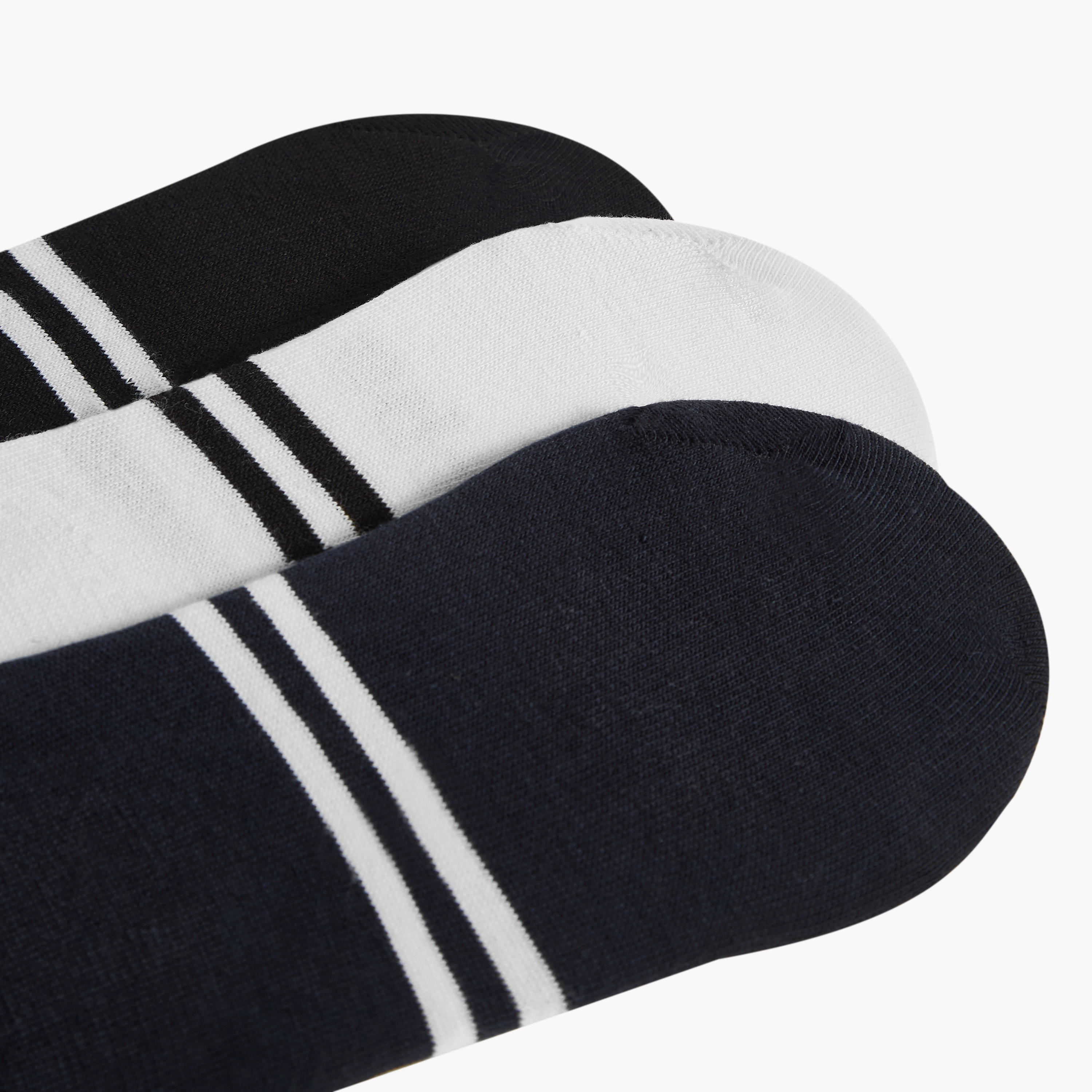 طقم جوارب 3 أزواج غير مرئية بطبعات شعار من كابا-men-socks-image-3