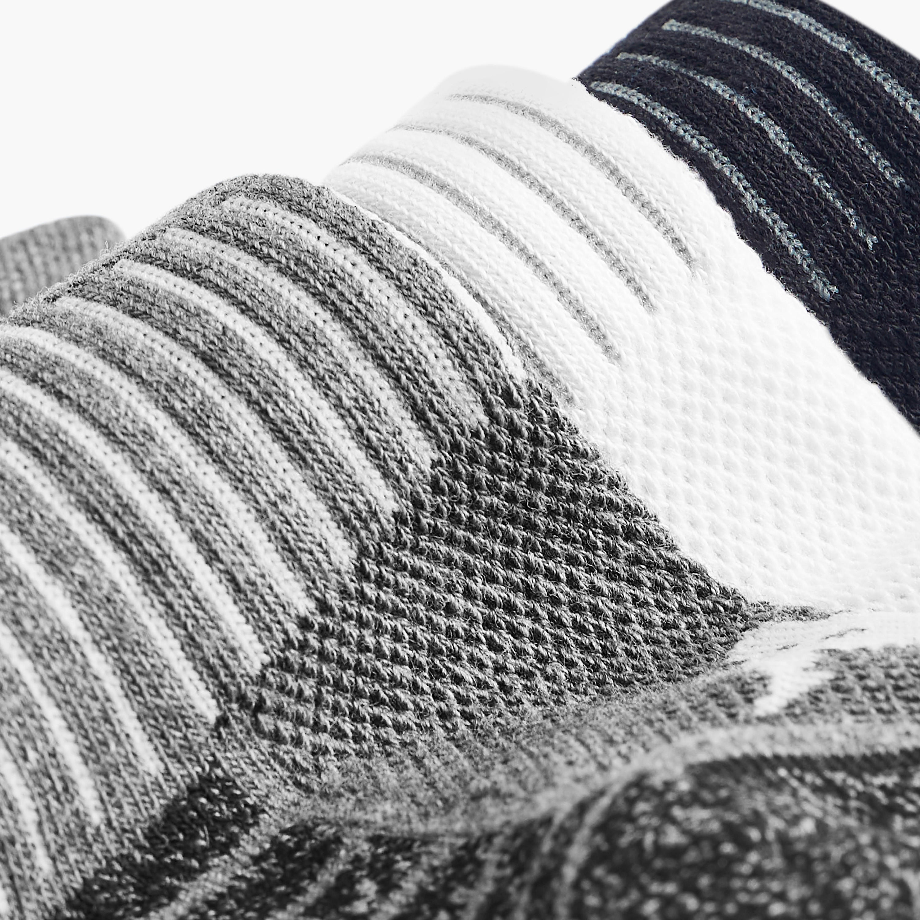 طقم جوارب 3 أزواج نصف تيري بطبعات وطول الكاحل-men-socks-image-4