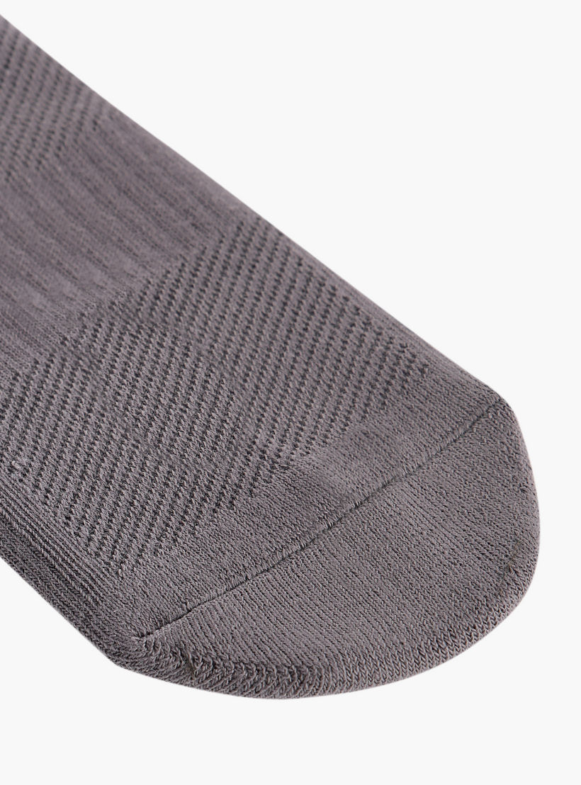 طقم جوارب طول الكاحل 3 أزواج بطبعات الشعار من كابا-men-socks-image-3