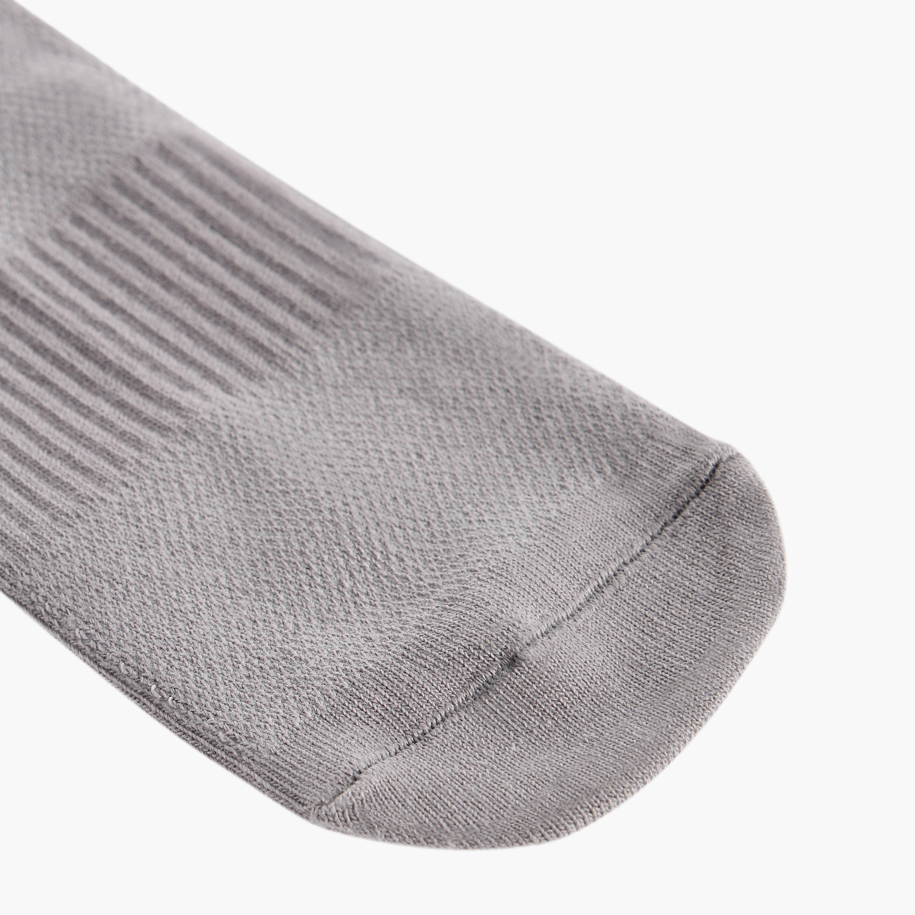 طقم جوارب 3 أزواج غير وبرية بطول الكاحل وطبعات-men-socks-image-3