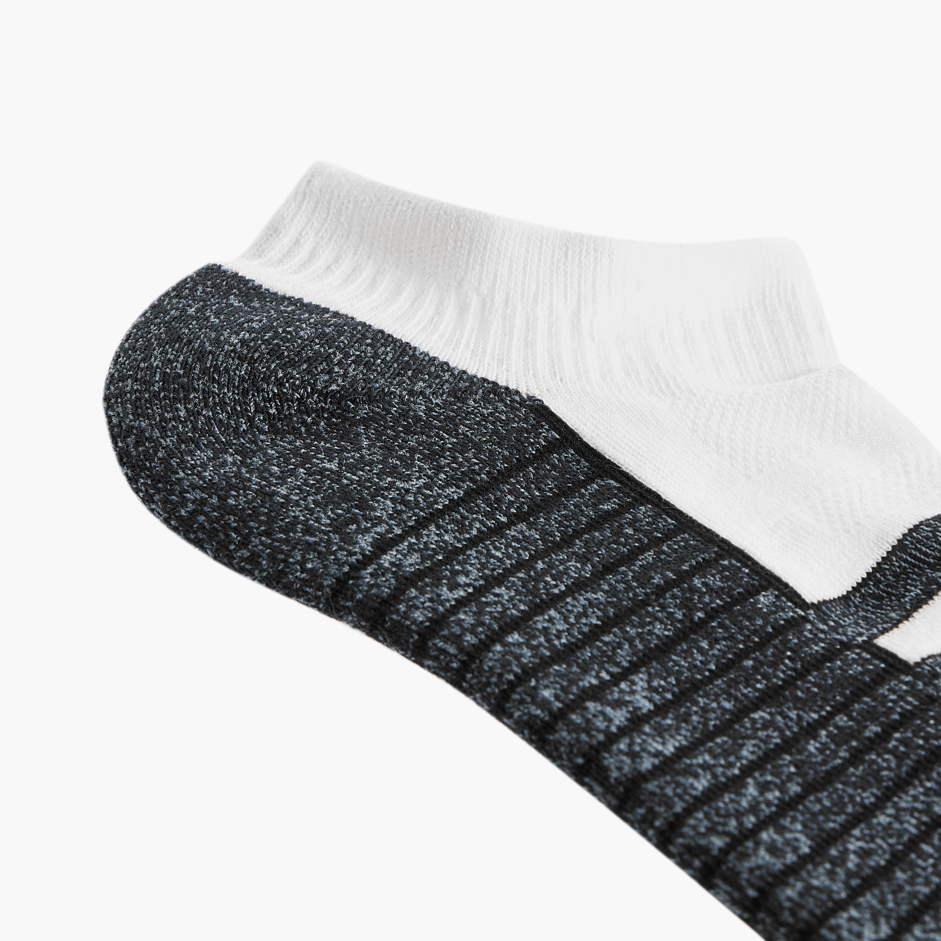 طقم جوارب 3 أزواج بطول الكاحل وطبعات-men-socks-image-4
