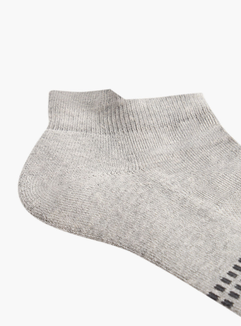 طقم جوارب بارزة الملمس 3 أزواج نصف تيري بطول الكاحل-men-socks-image-2