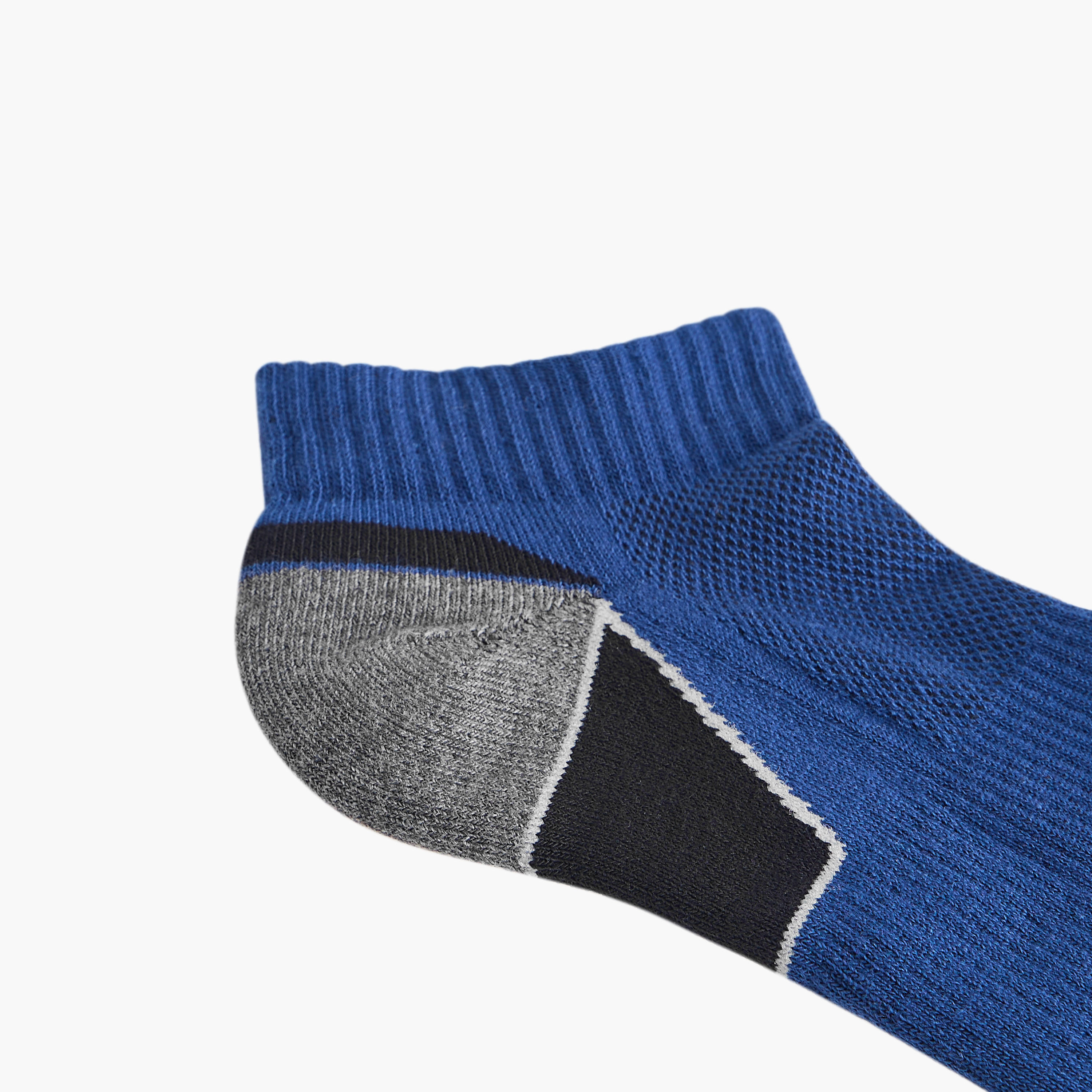 طقم جوارب نصف تيري 5 أزواج بطول الكاحل وقوالب ملونة-men-socks-image-5