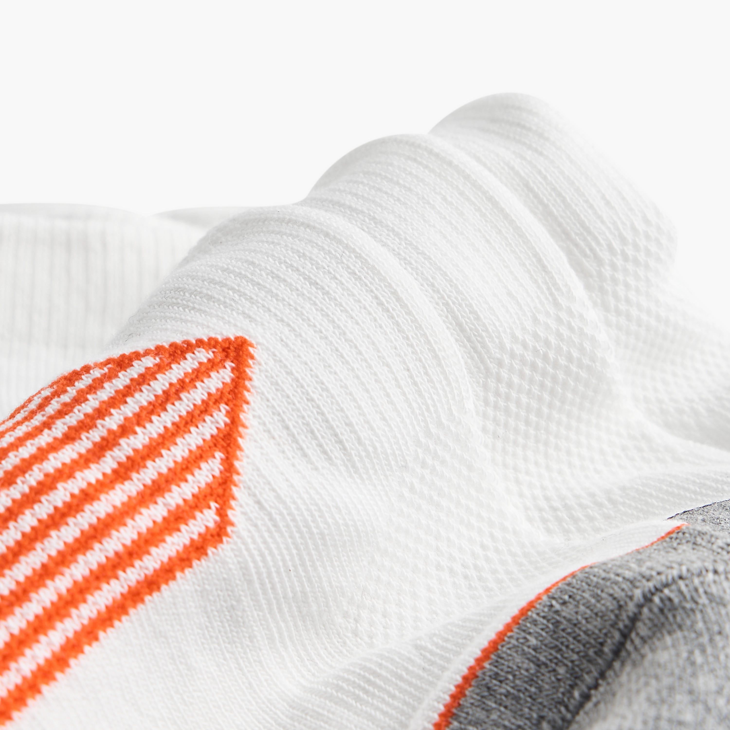طقم جوارب 3 أزواج نصف تيري بطول الكاحل وطبعات-men-socks-image-4