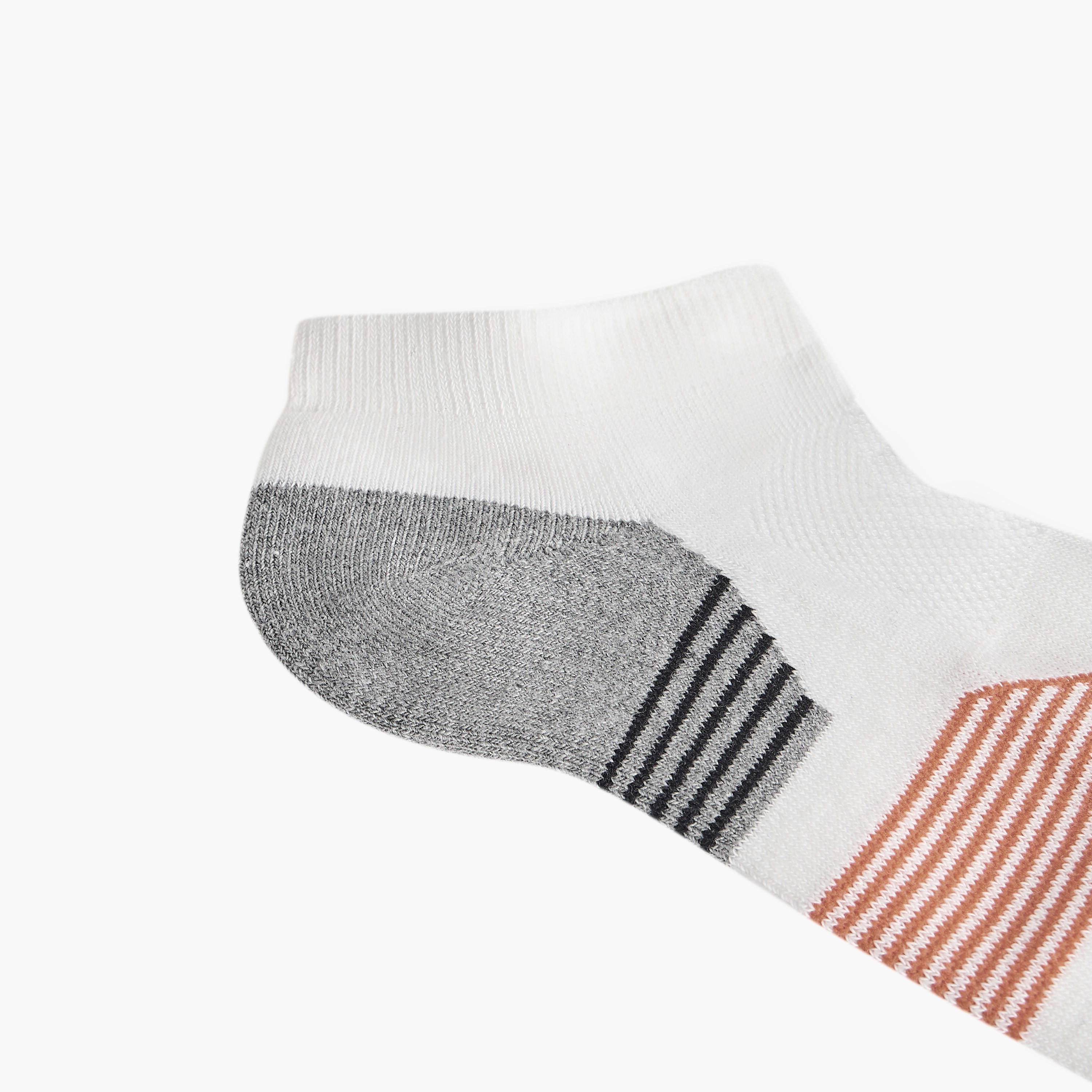 طقم جوارب 3 أزواج نصف تيري بطول الكاحل وطبعات-men-socks-image-5