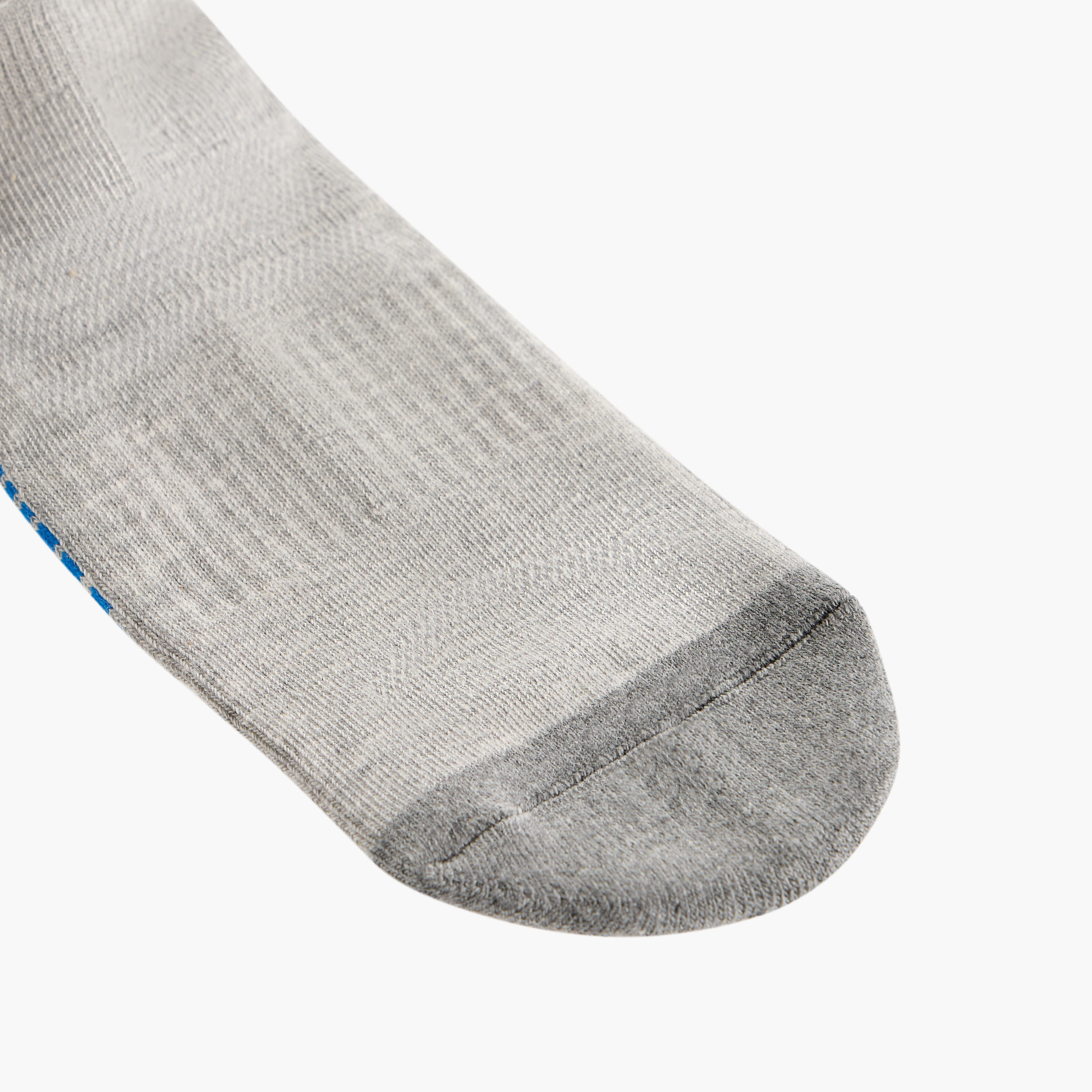 طقم جوارب 3 أزواج نصف تيري بطول الكاحل وطبعات-men-socks-image-3