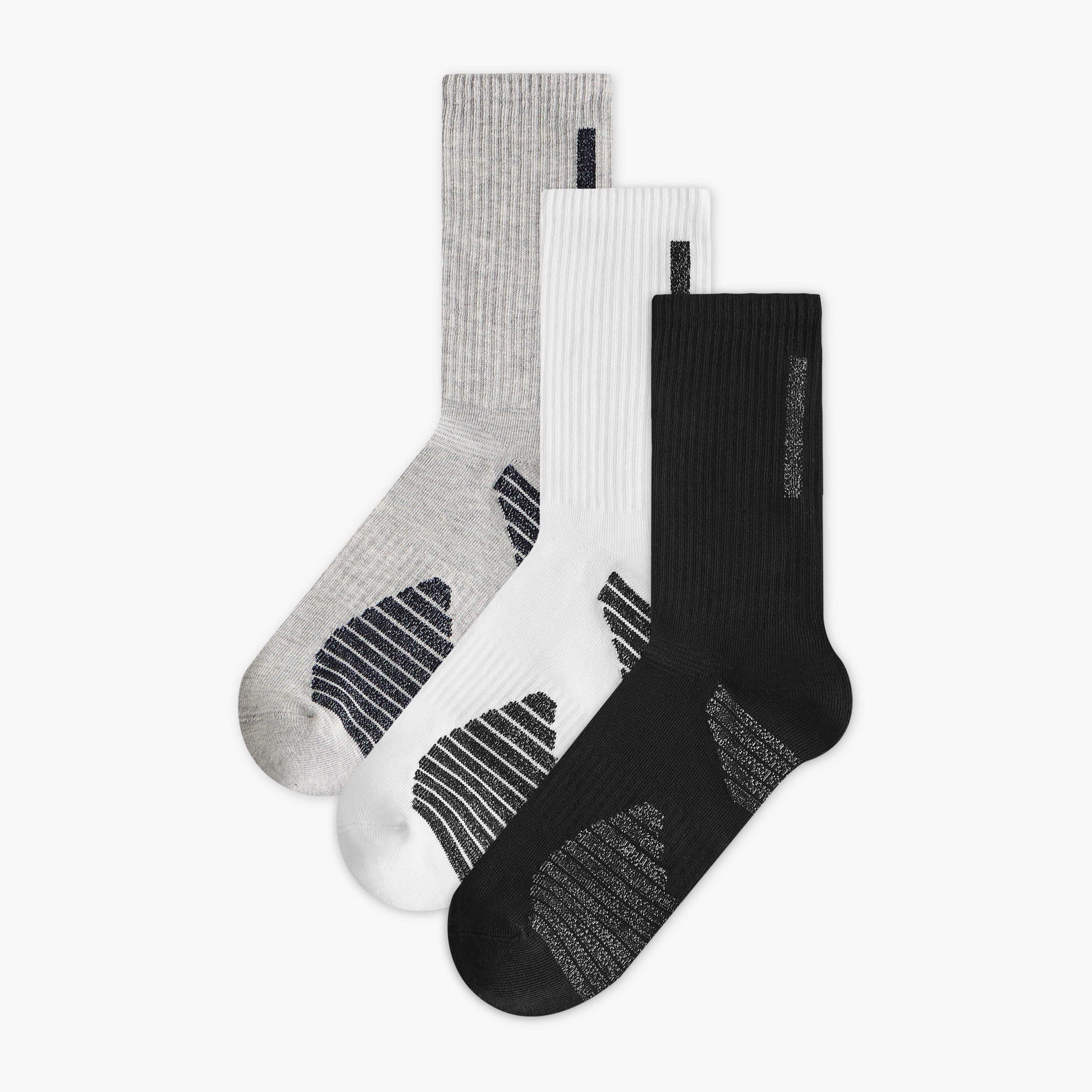 طقم جوارب 3 أزواج بطبعات وطول ربلة الساق-men-socks-image-1