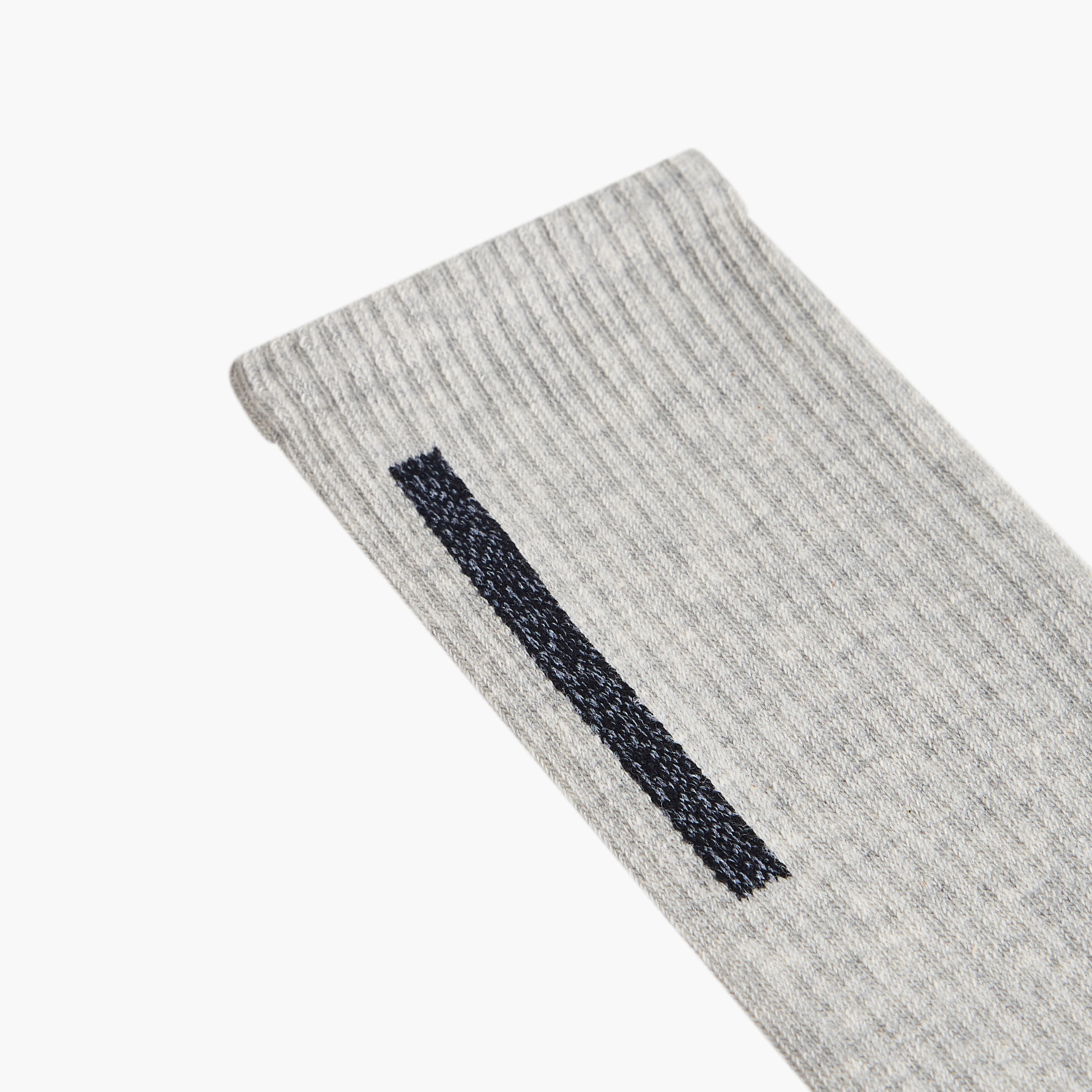 طقم جوارب 3 أزواج بطبعات وطول ربلة الساق-men-socks-image-3