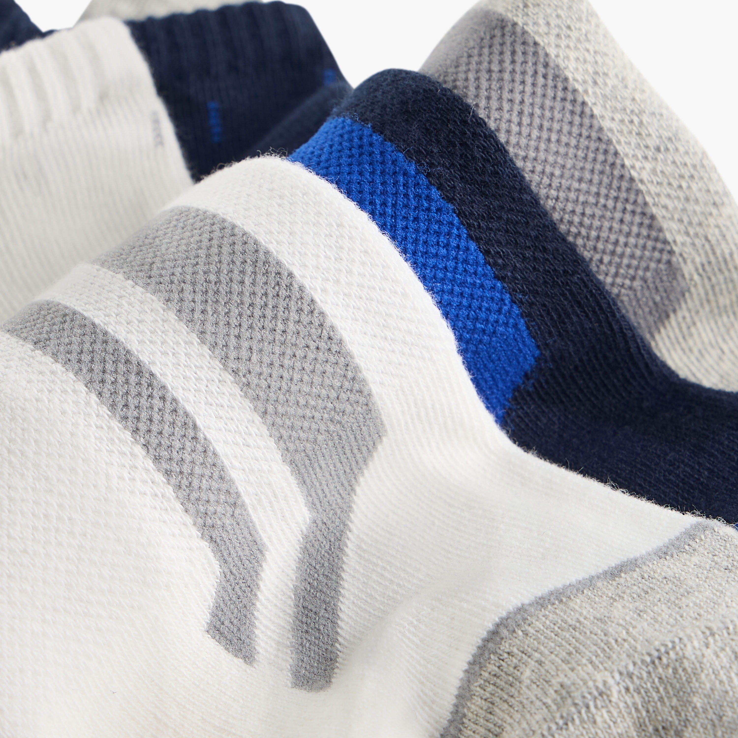 طقم جوارب 3 أزواج نصف تيري بطول الكاحل وطبعات-men-socks-image-4