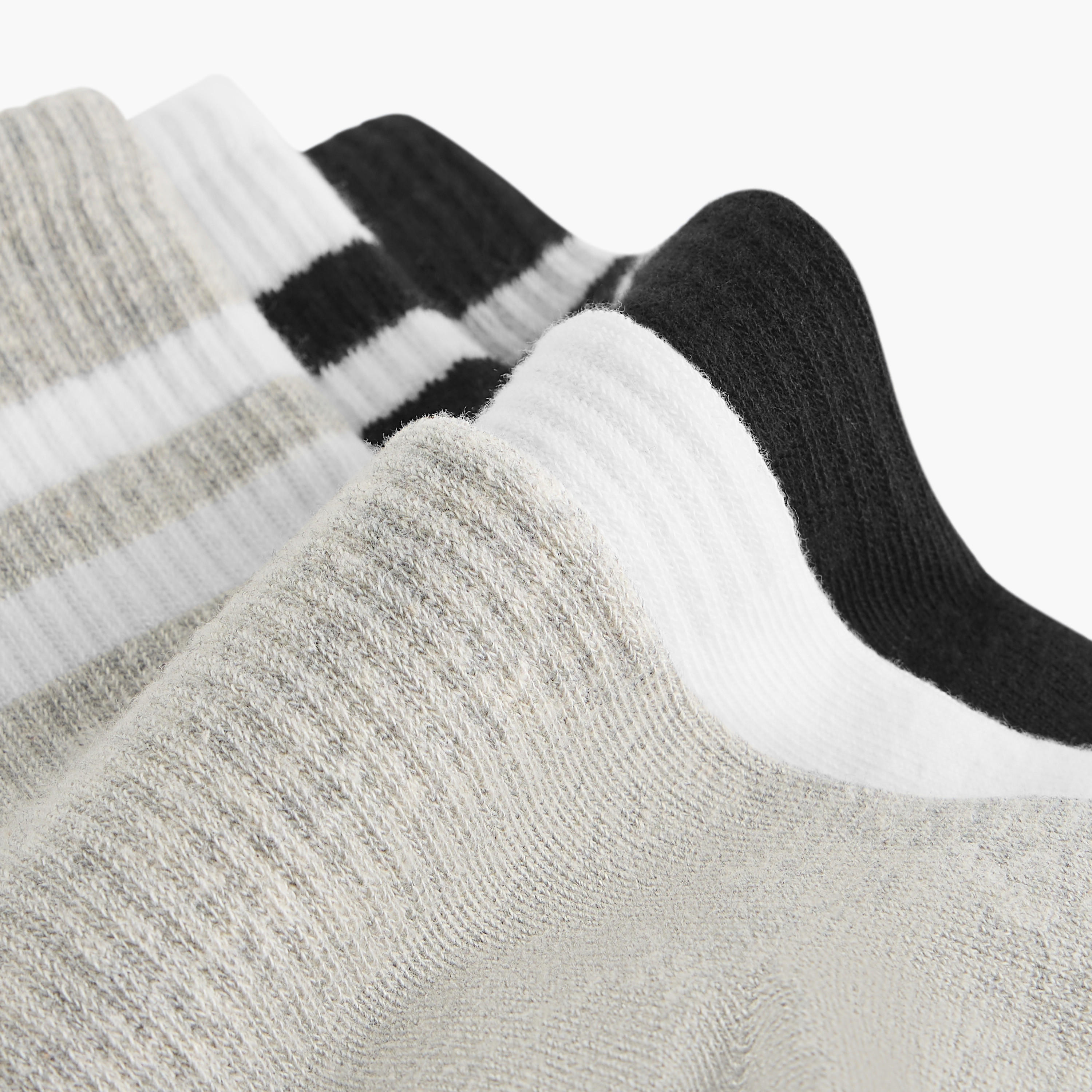 طقم جوارب 3 أزواج مخططة ومضلعة بطول ربلة الساق-men-socks-image-4