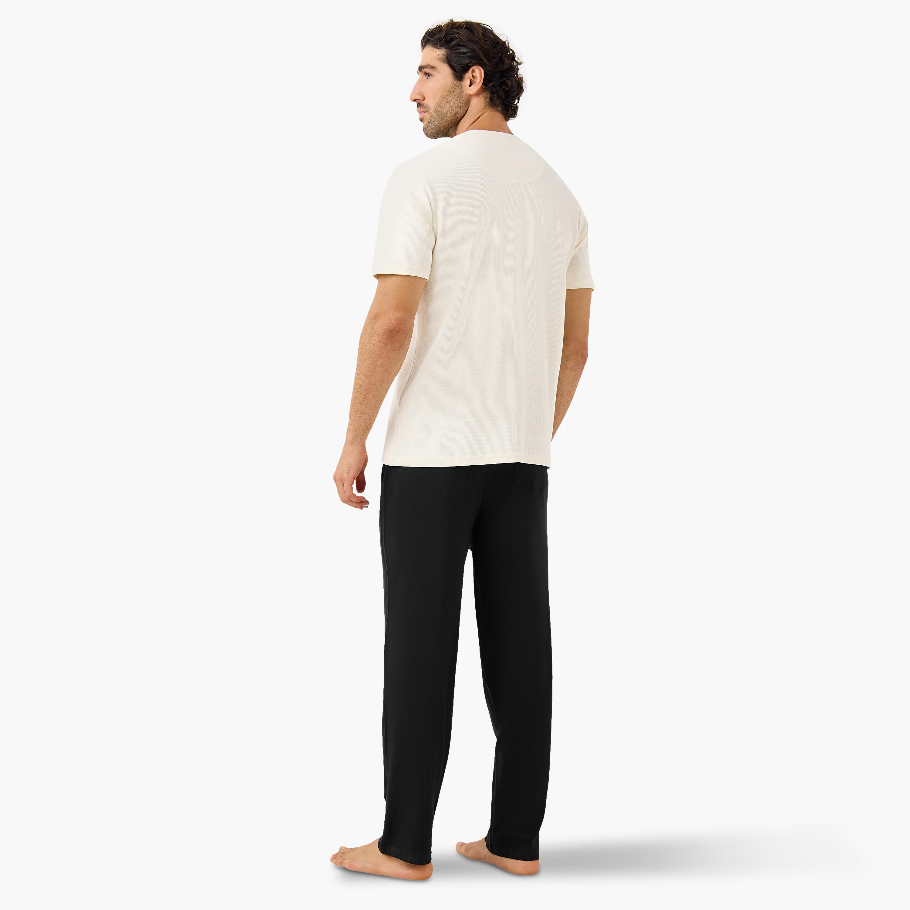 طقم تيشيرت بارز الملمس بياقة هينلي وبنطلون بيجاما-men-clothing-nightwear-sets-image-3