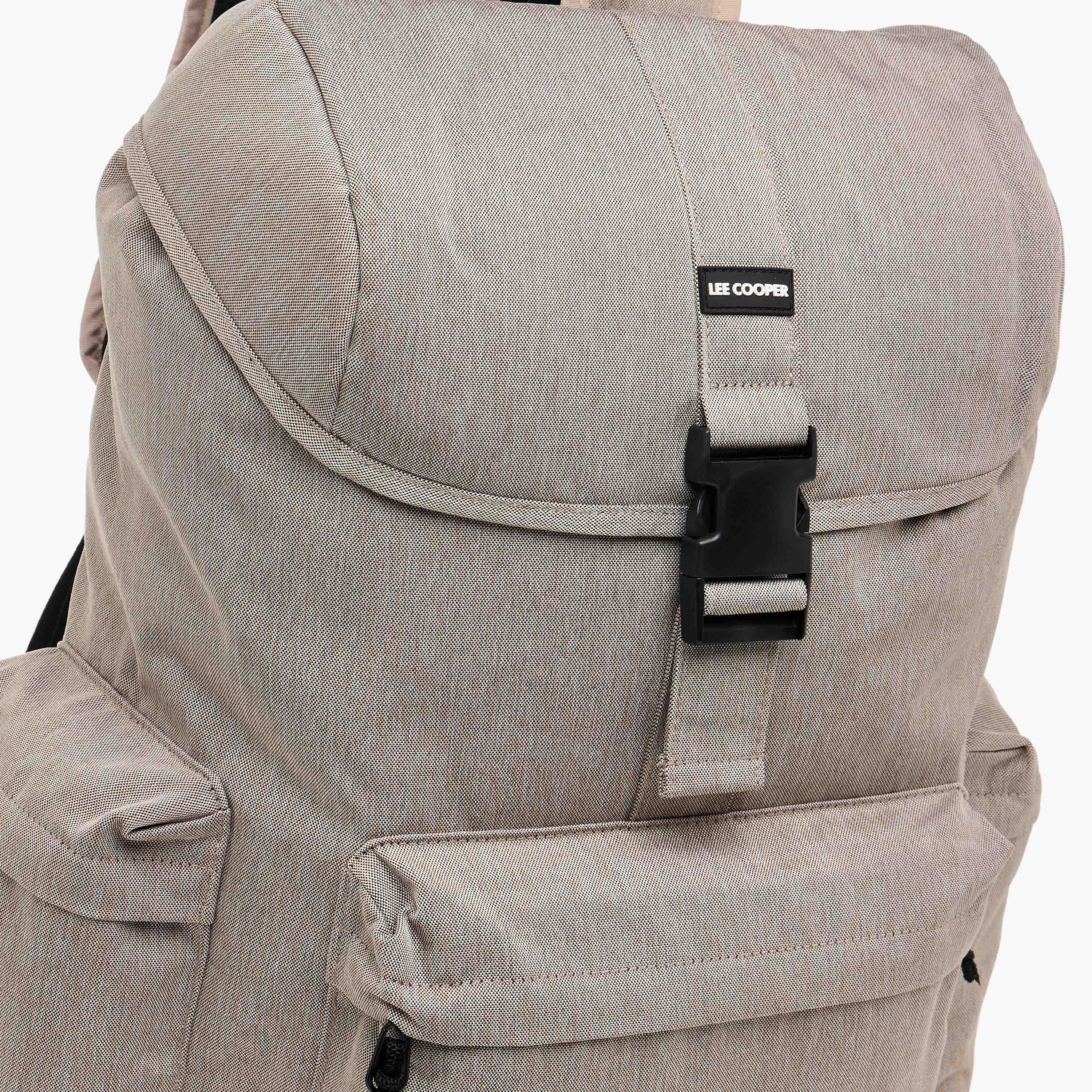 شنطة ظهر بارزة الملمس بأحزمة قابلة للتعديل وسحّاب إغلاق من لي كوبر - 33x16x47 سم-men-bags-image-6