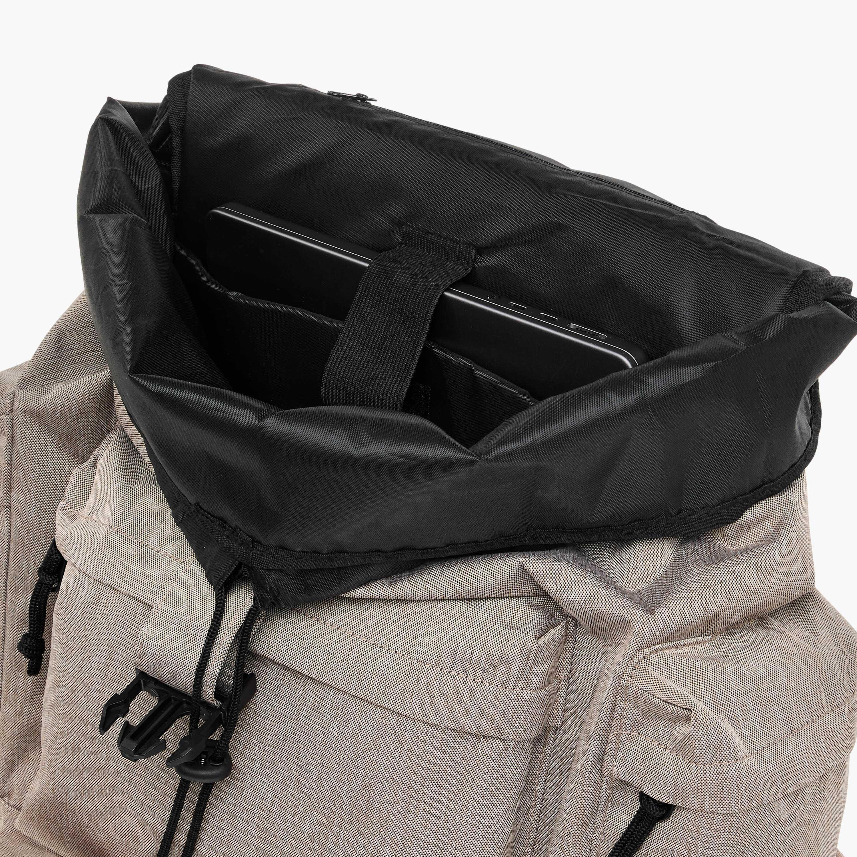 شنطة ظهر بارزة الملمس بأحزمة قابلة للتعديل وسحّاب إغلاق من لي كوبر - 33x16x47 سم-men-bags-image-9