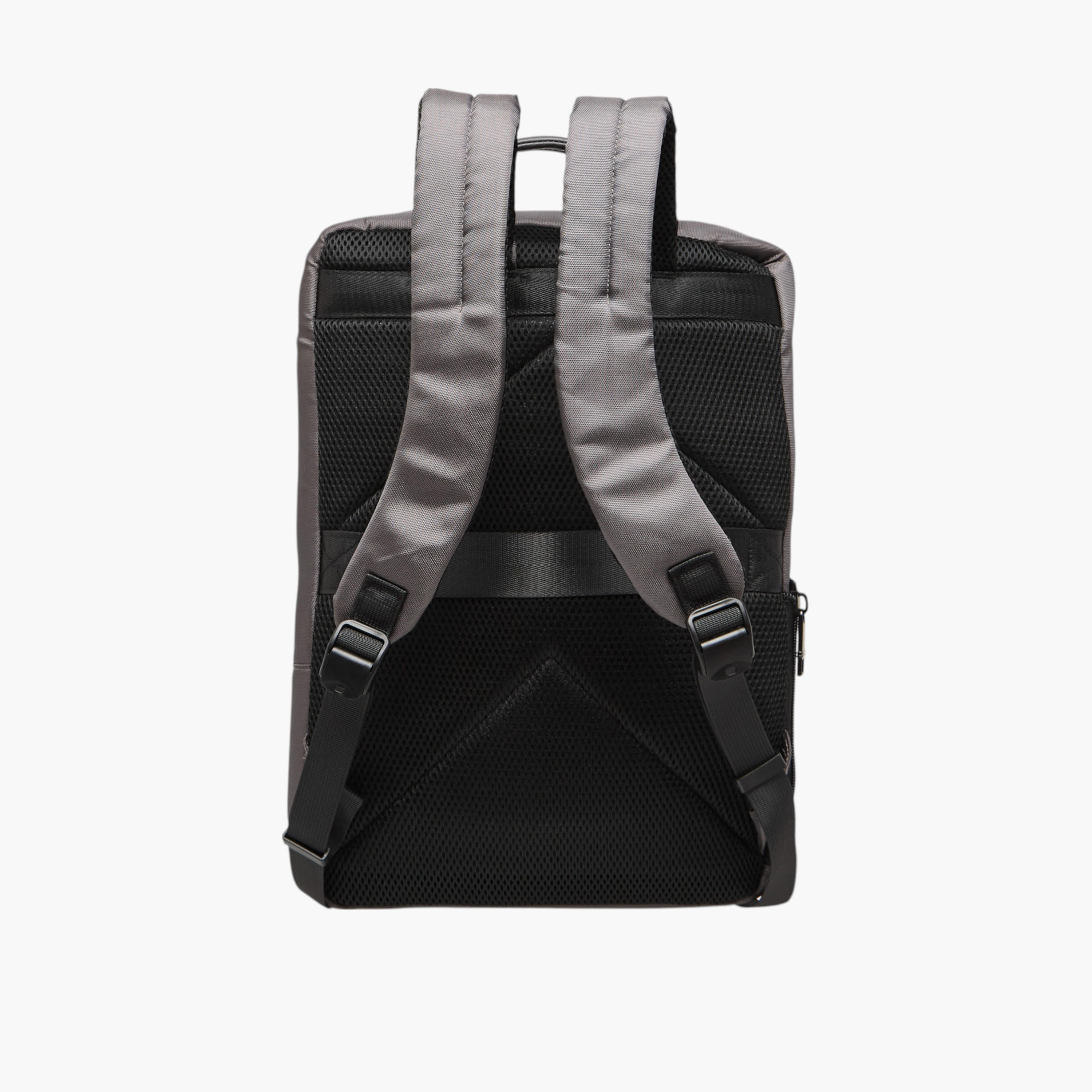 شنطة ظهر بارزة الملمس بأحزمة كتف قابلة للتعديل-men-bags-image-5