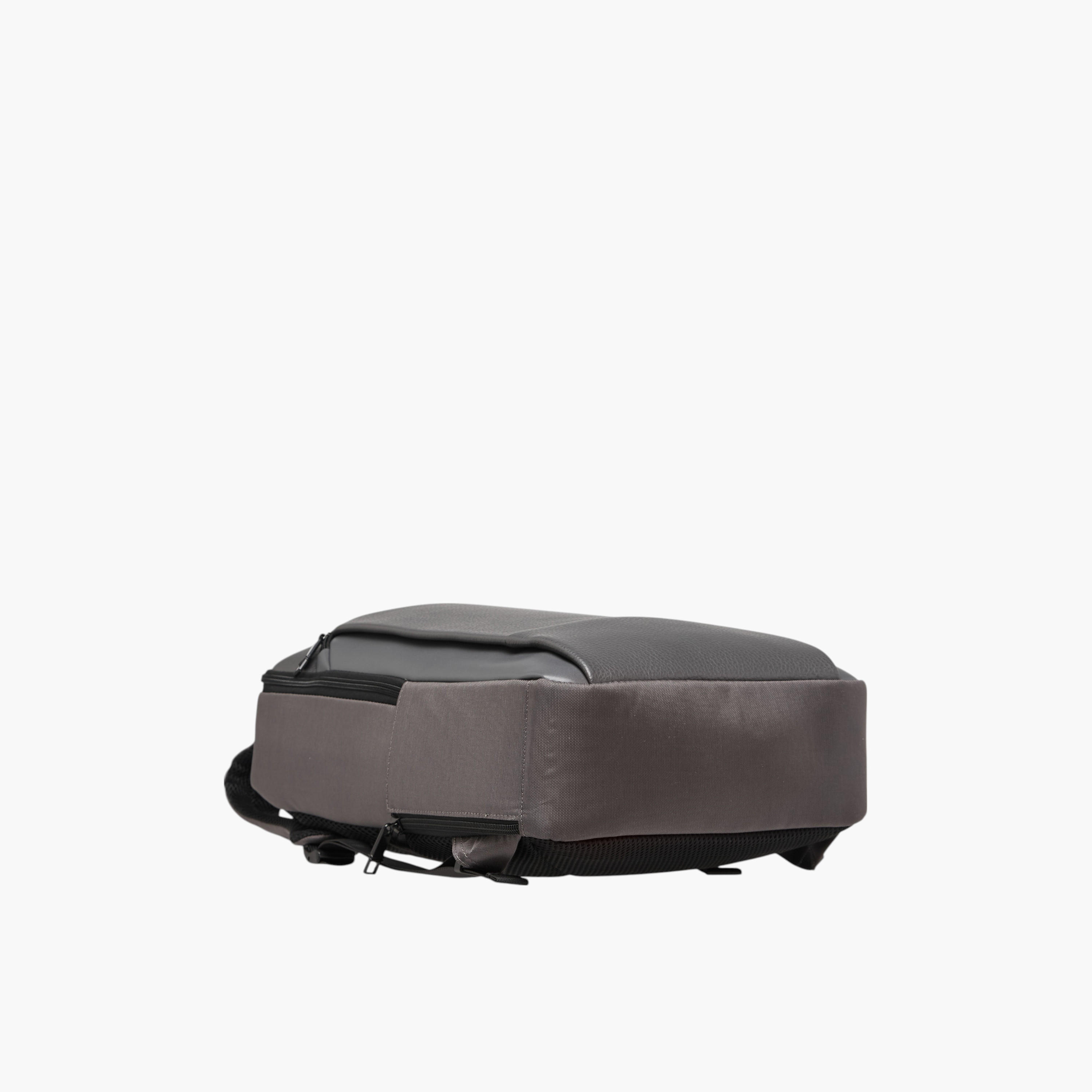 شنطة ظهر بارزة الملمس بأحزمة كتف قابلة للتعديل-men-bags-image-2