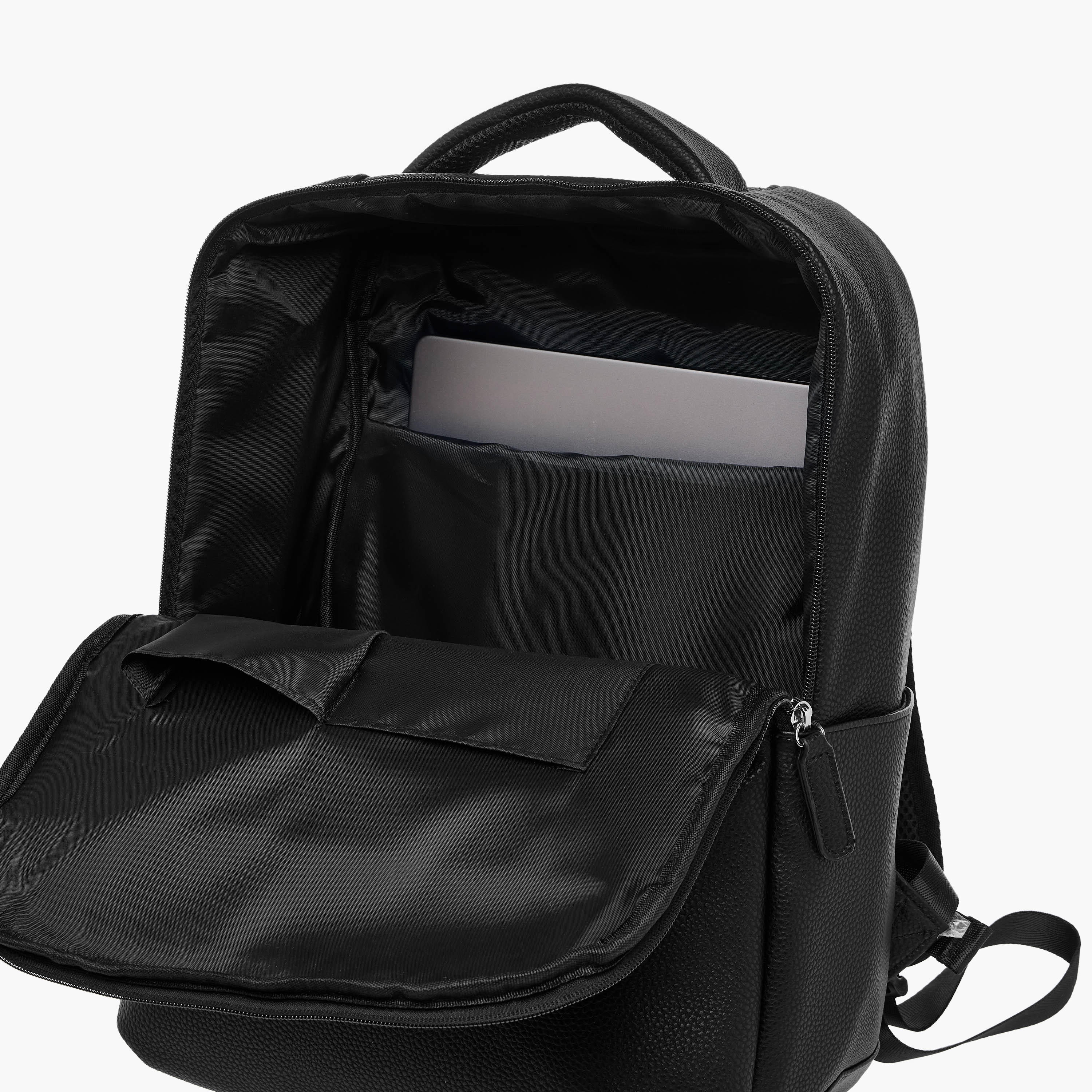 شنطة ظهر بارزة الملمس بأحزمة قابلة للتعديل وسحّاب إغلاق - 31x15x44 سم-men-bags-image-1