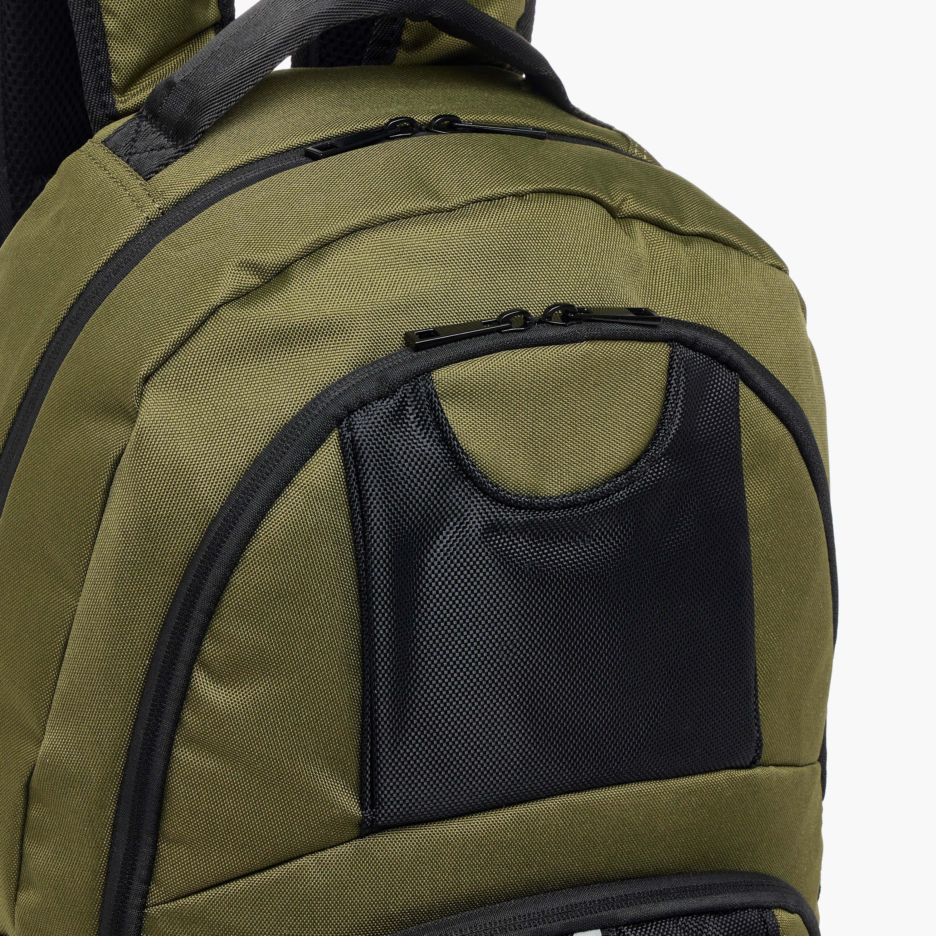 شنطة ظهر متعددة الجيوب بحزام كتف قابل للتعديل وسحّاب إغلاق - 33x16x46 سم-men-bags-image-4