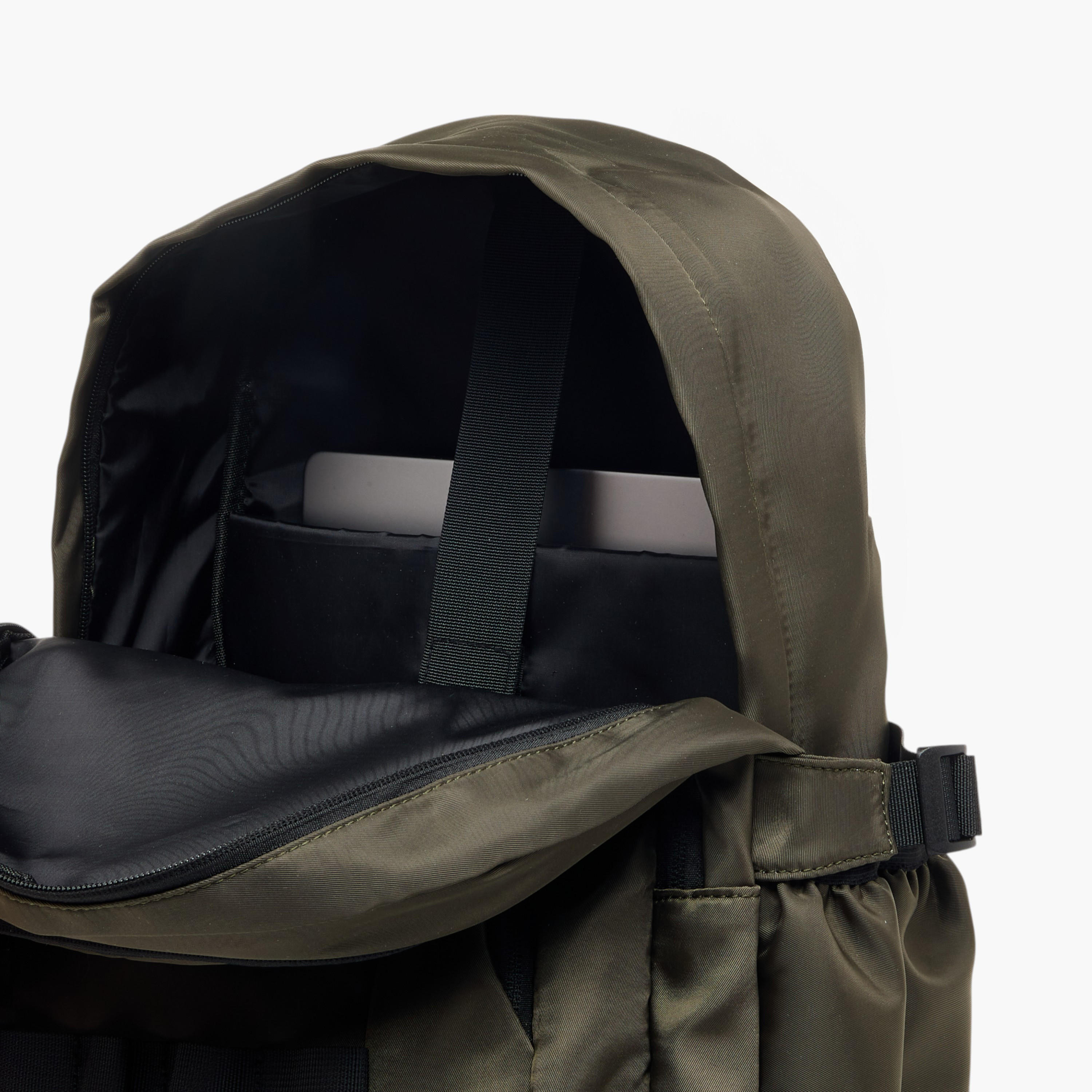 شنطة ظهر بأحزمة قابلة للتعديل وسحّاب إغلاق - 35x17x46 سم-men-bags-image-9