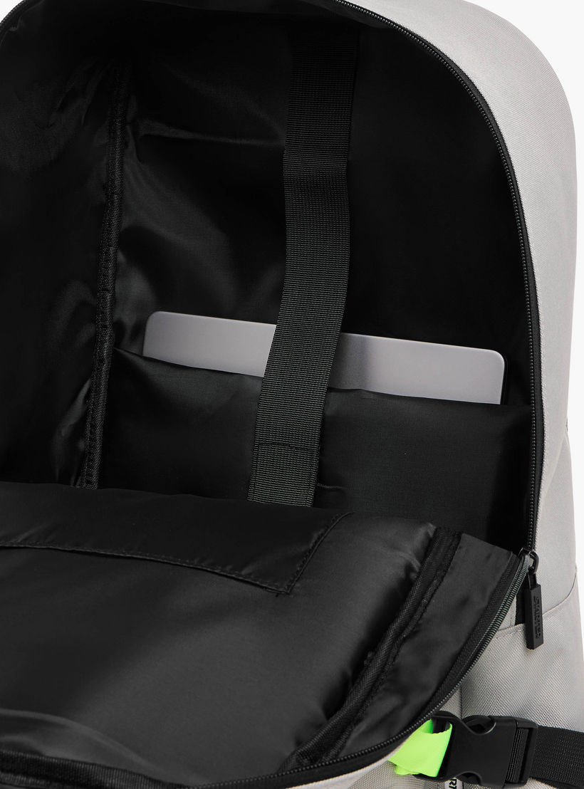 شنطة ظهر بأحزمة قابلة للتعديل وتزيينات من ستارتر - 32x17x52 سم-men-bags-image-1