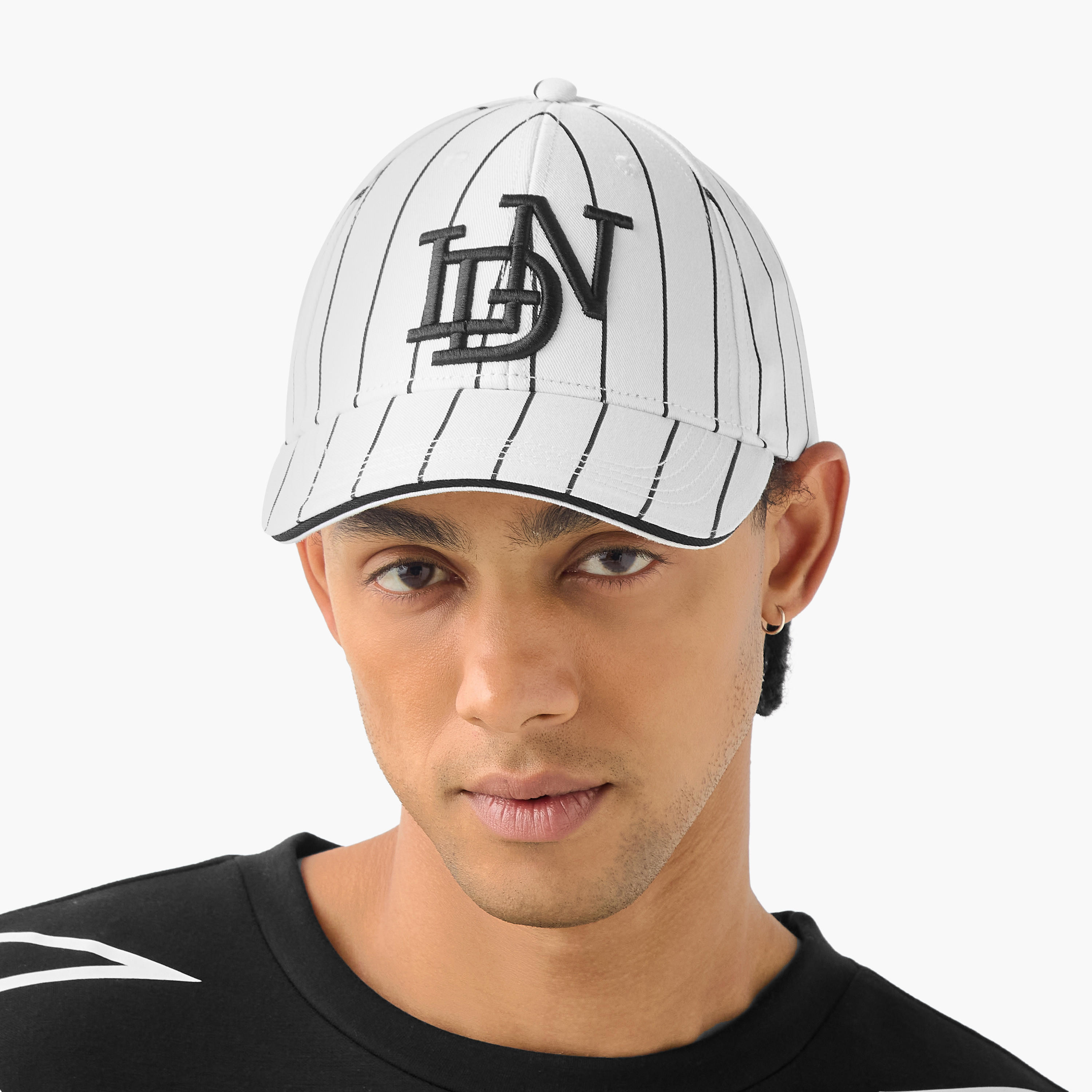 كاب مخطط مع حزام بإبزيم إغلاق-men-caps-image-2