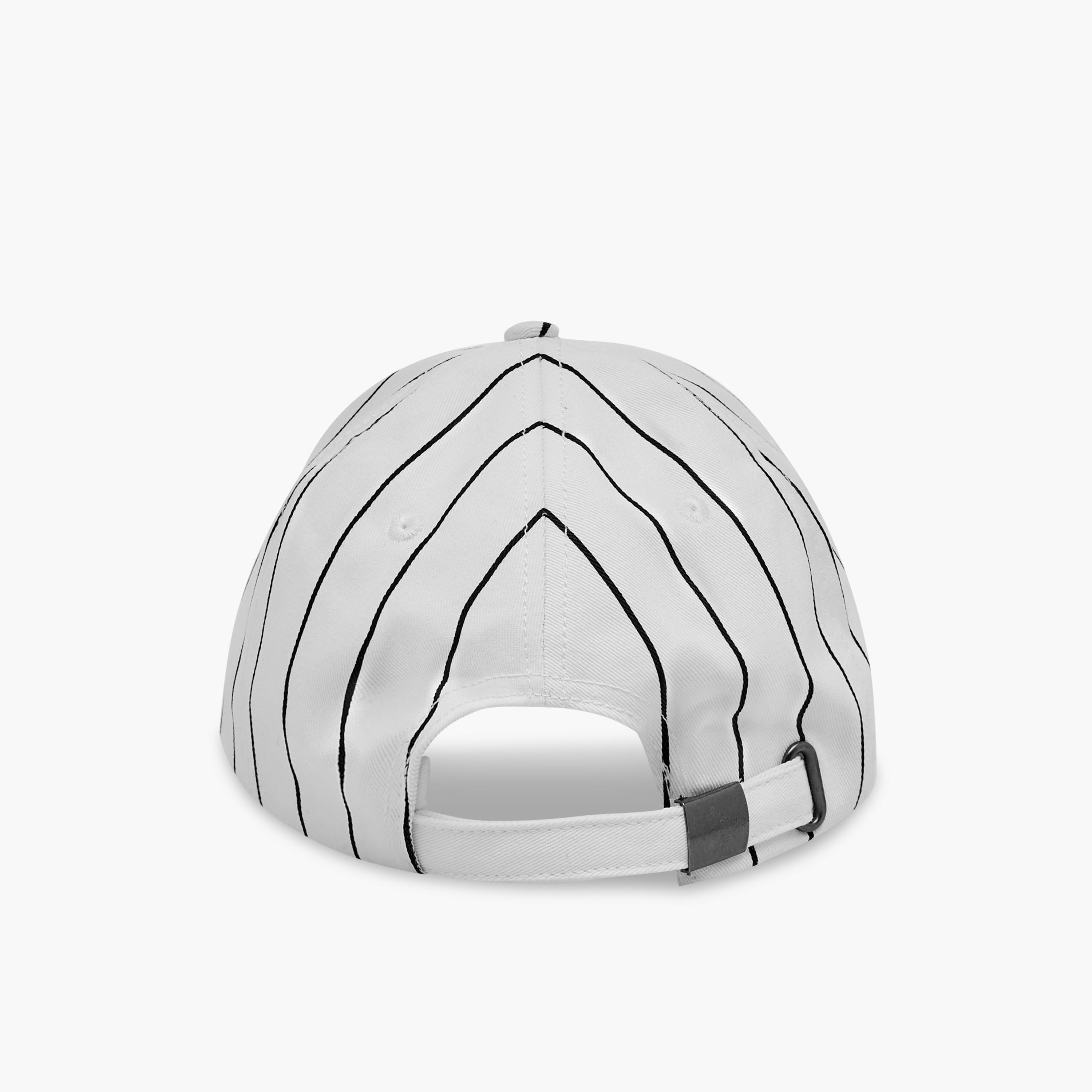 كاب مخطط مع حزام بإبزيم إغلاق-men-caps-image-5