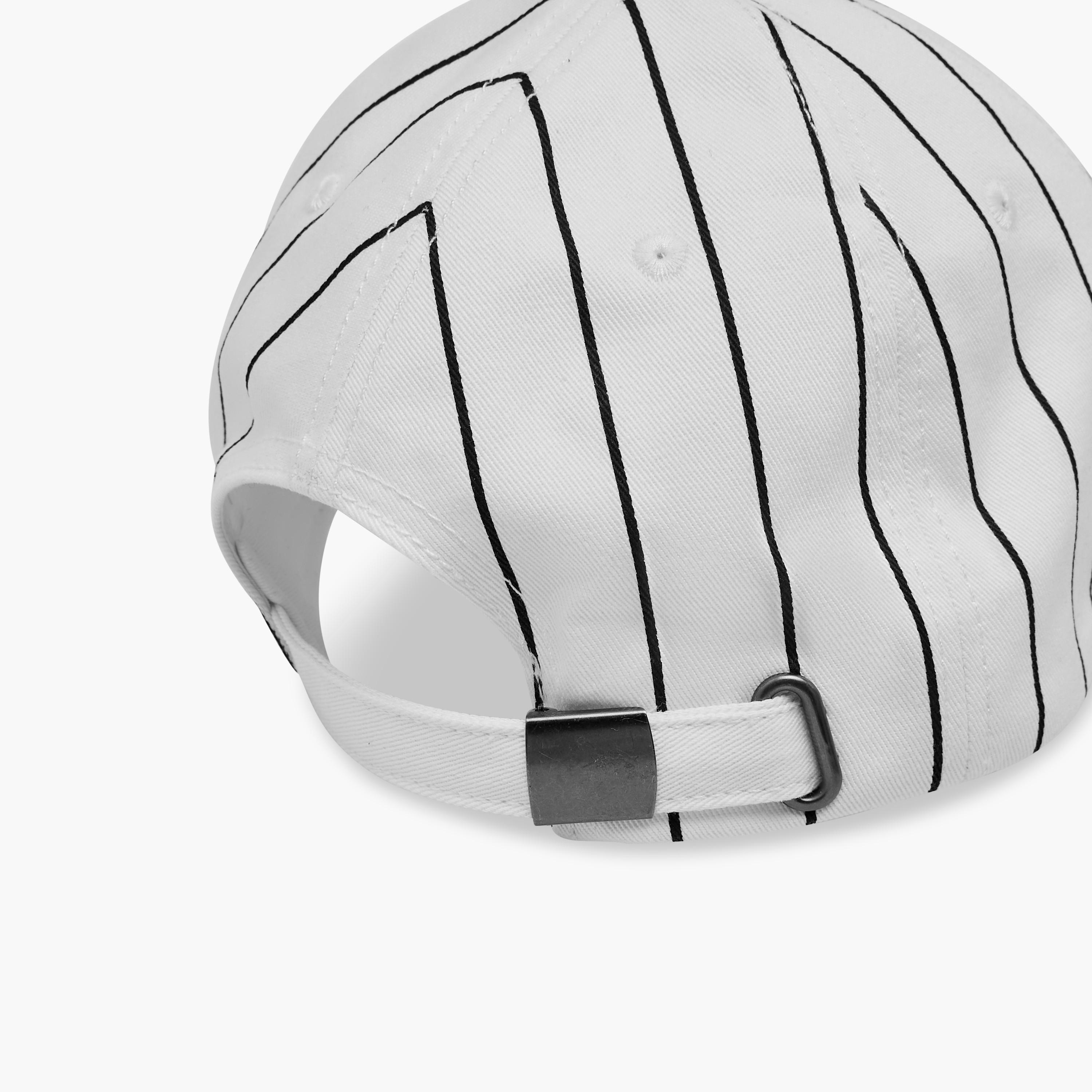كاب مخطط مع حزام بإبزيم إغلاق-men-caps-image-7
