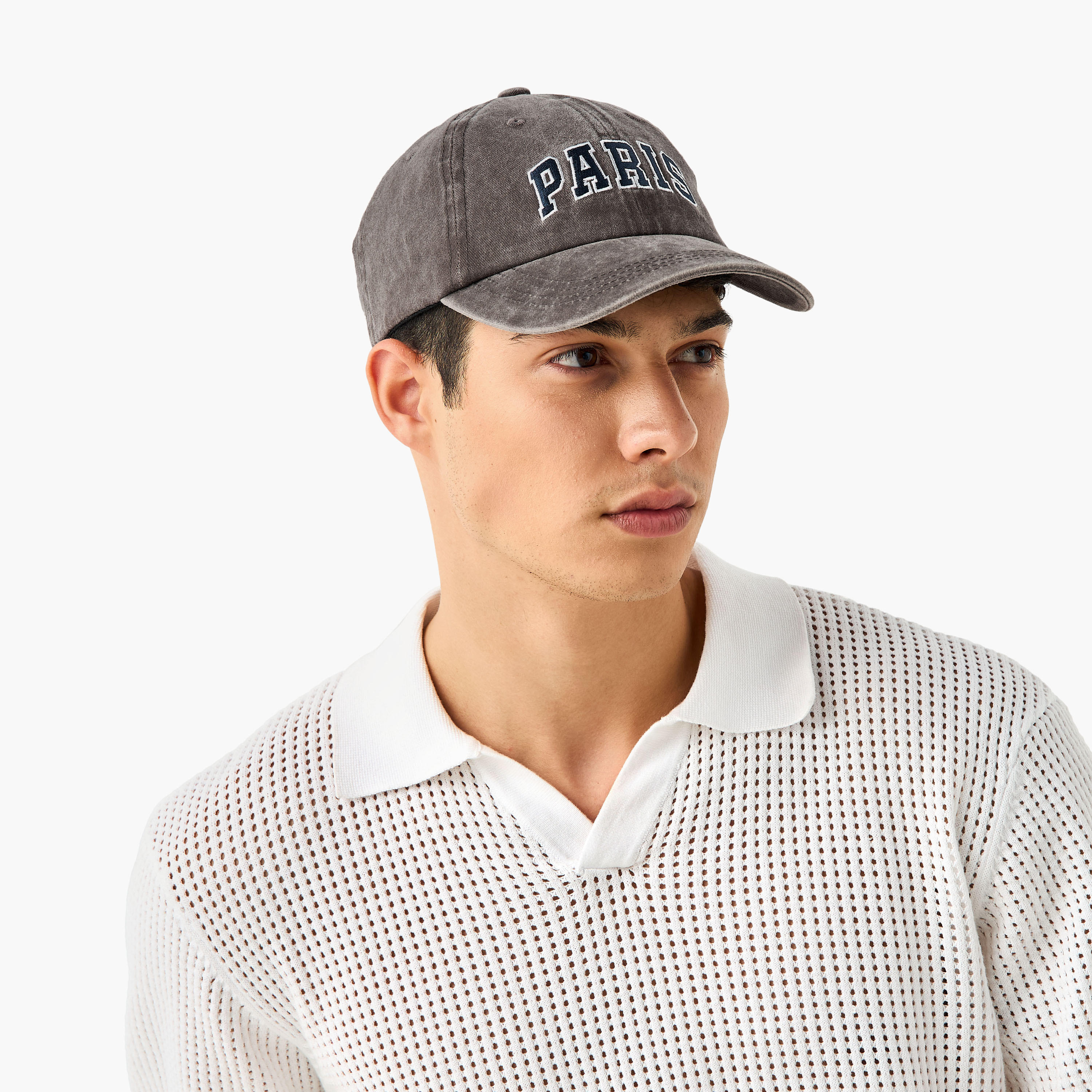 كاب بتطريز باريس مع حزام بإبزيم للإغلاق-men-caps-image-2
