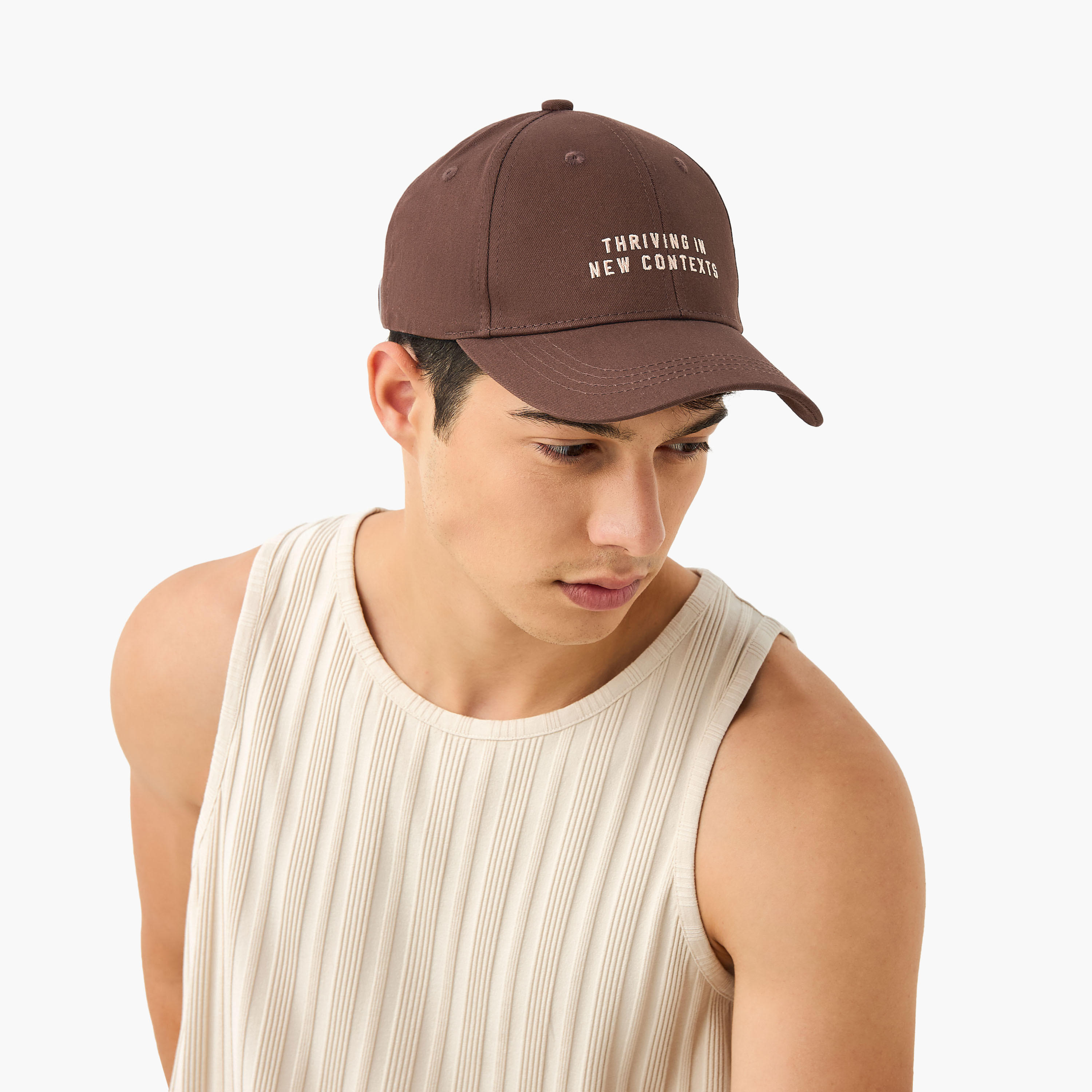 كاب بتطريز شعار مع حزام إغلاق بإبزيم-men-caps-image-2