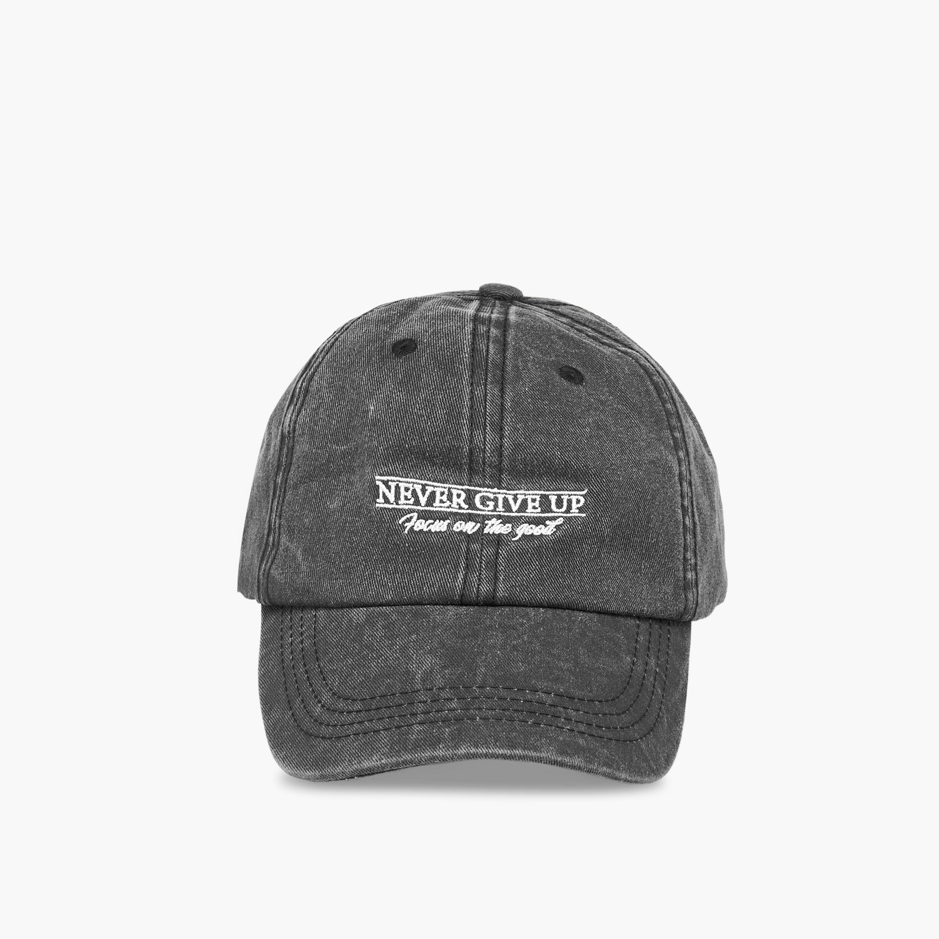 كاب بتطريز شعار وحزام إغلاق بإبزيم-men-caps-image-8