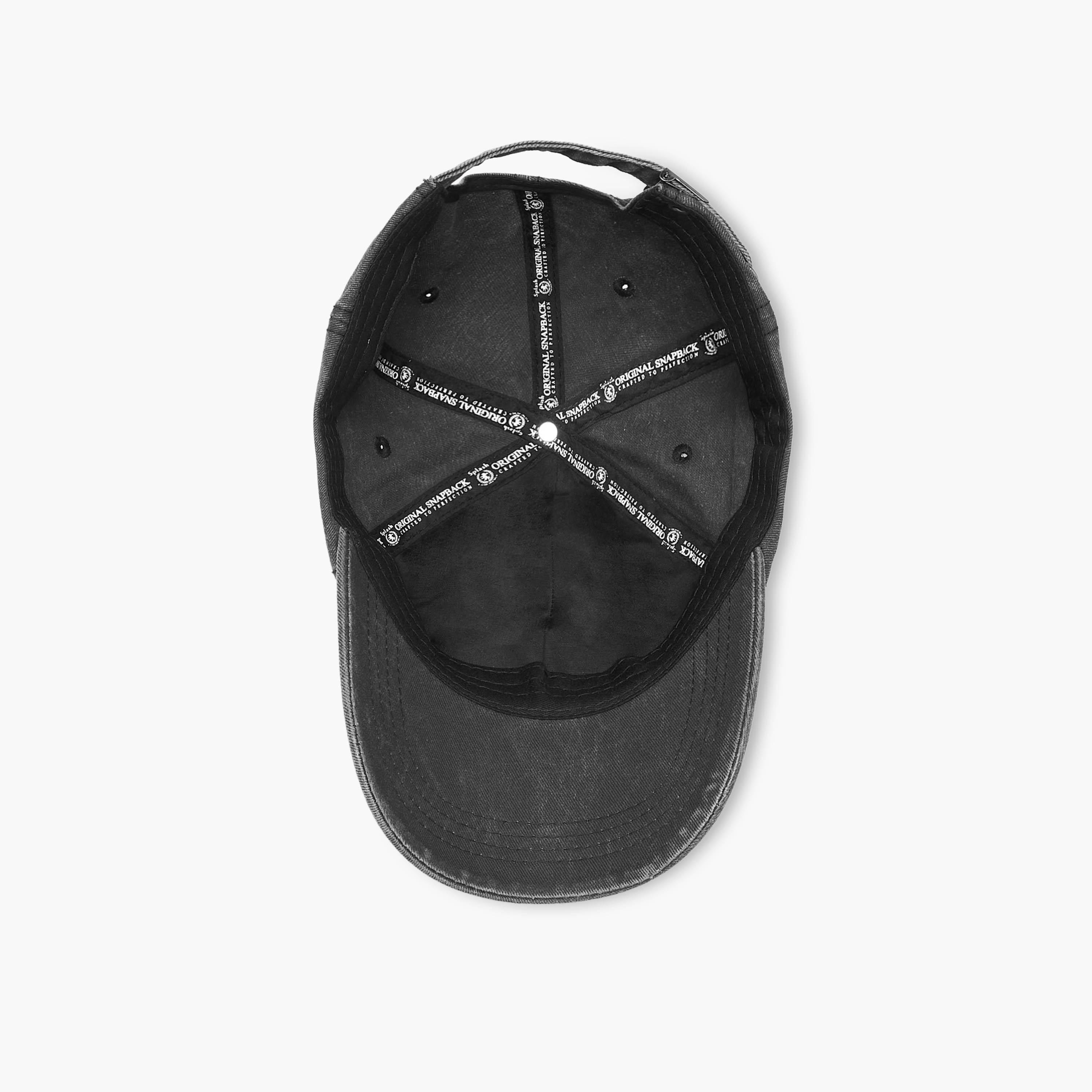 كاب بتطريز شعار وحزام إغلاق بإبزيم-men-caps-image-1