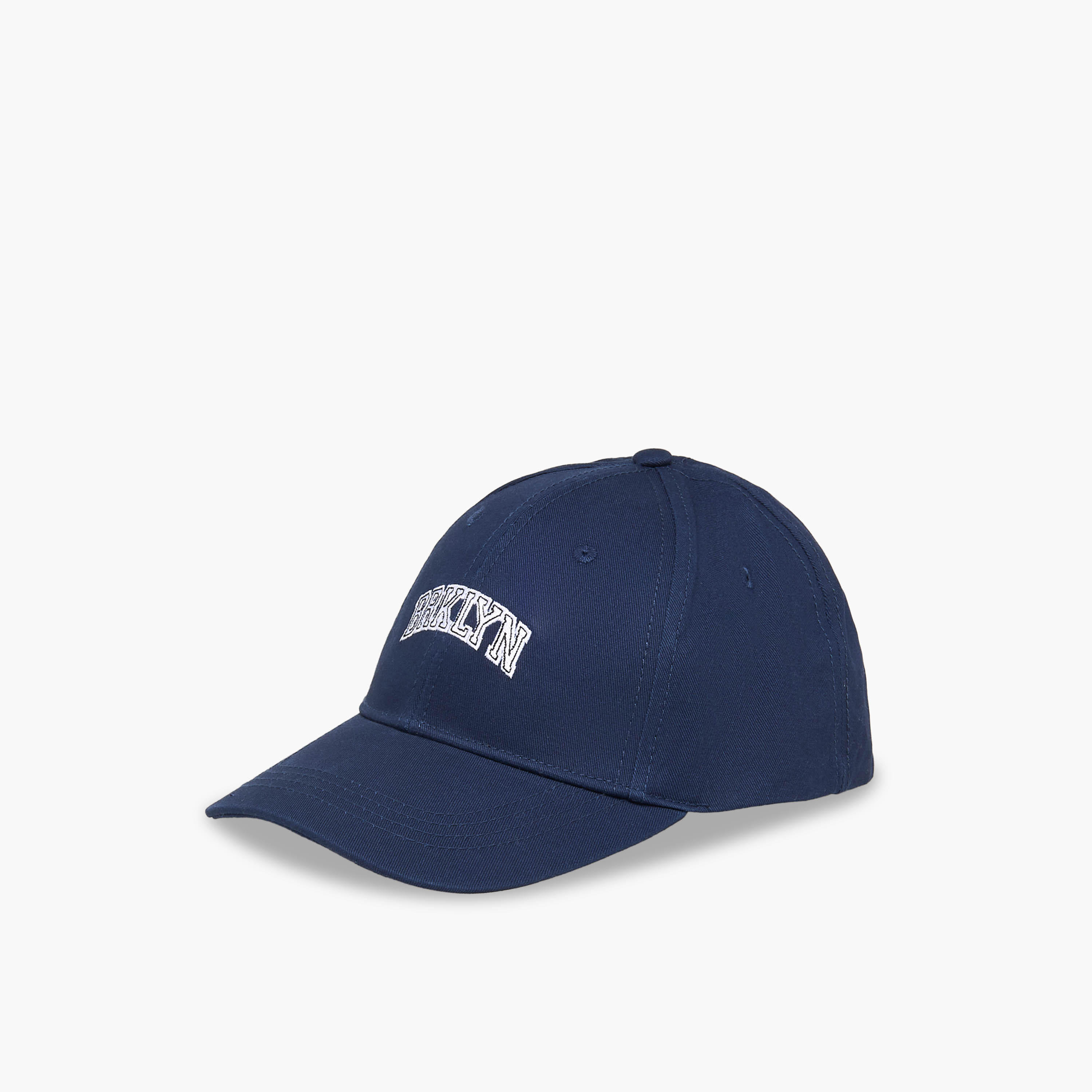 قبعة مطرزة برباط إغلاق بإبزيم-men-caps-image-6