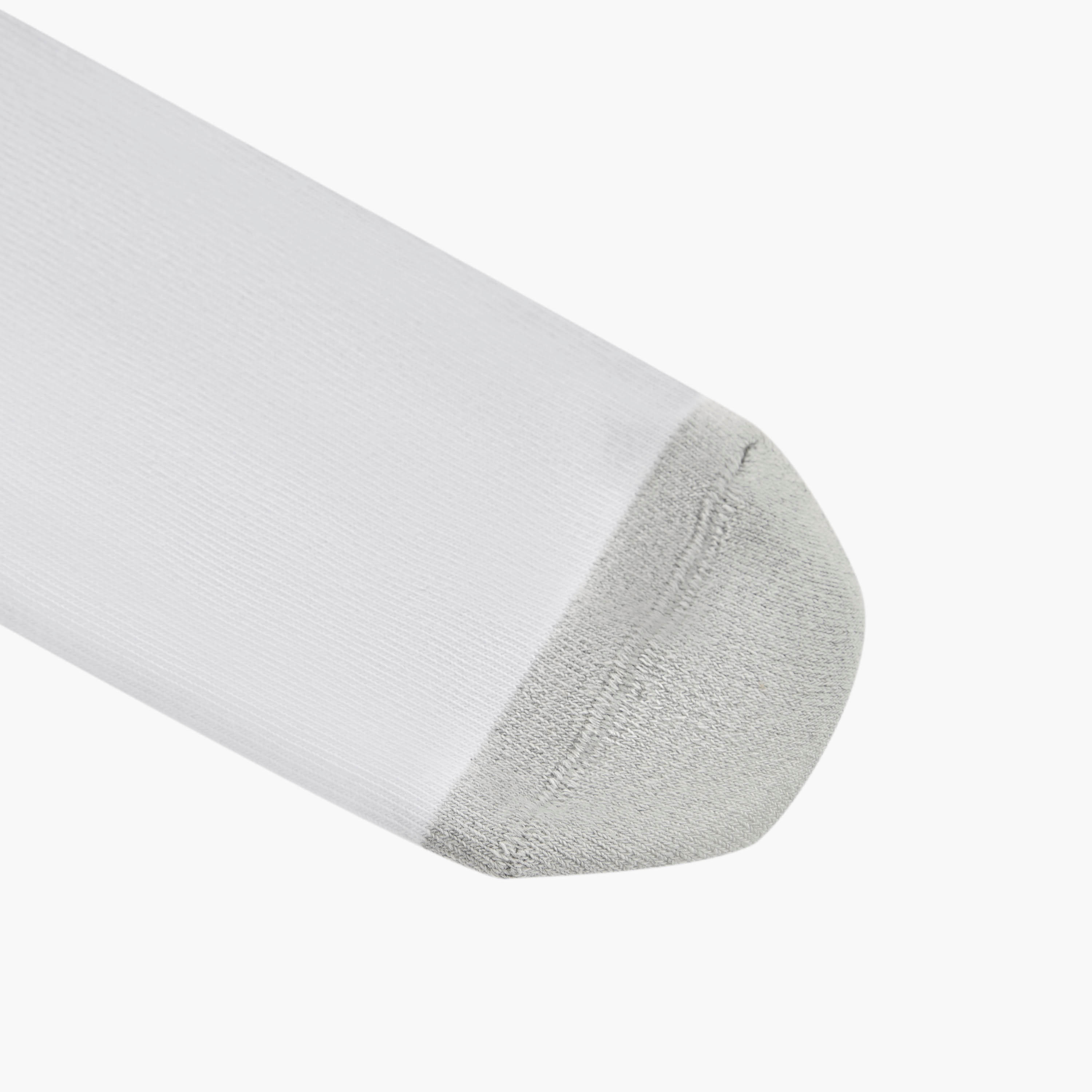 جوارب نصف تيري بطول الكاحل وحماية من البكتيريا وطبعات الشعار من كابا - طقم من 3 أزواج-men-socks-image-3