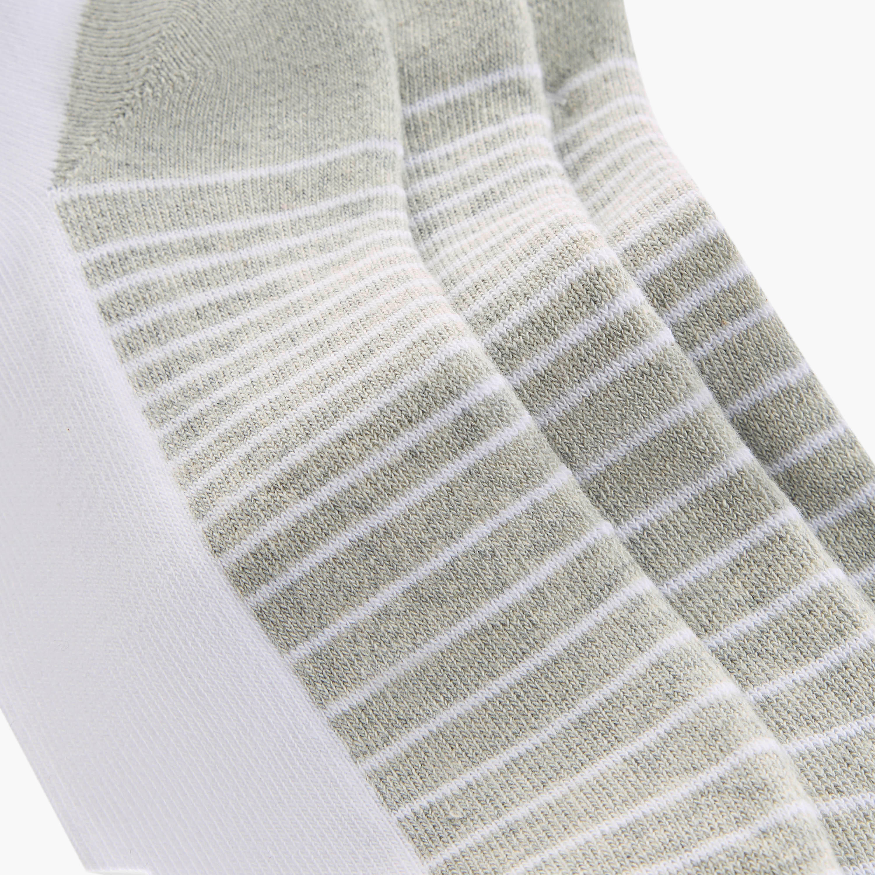 جوارب نصف تيري بطول الكاحل وحماية من البكتيريا وطبعات الشعار من كابا - طقم من 3 أزواج-men-socks-image-4