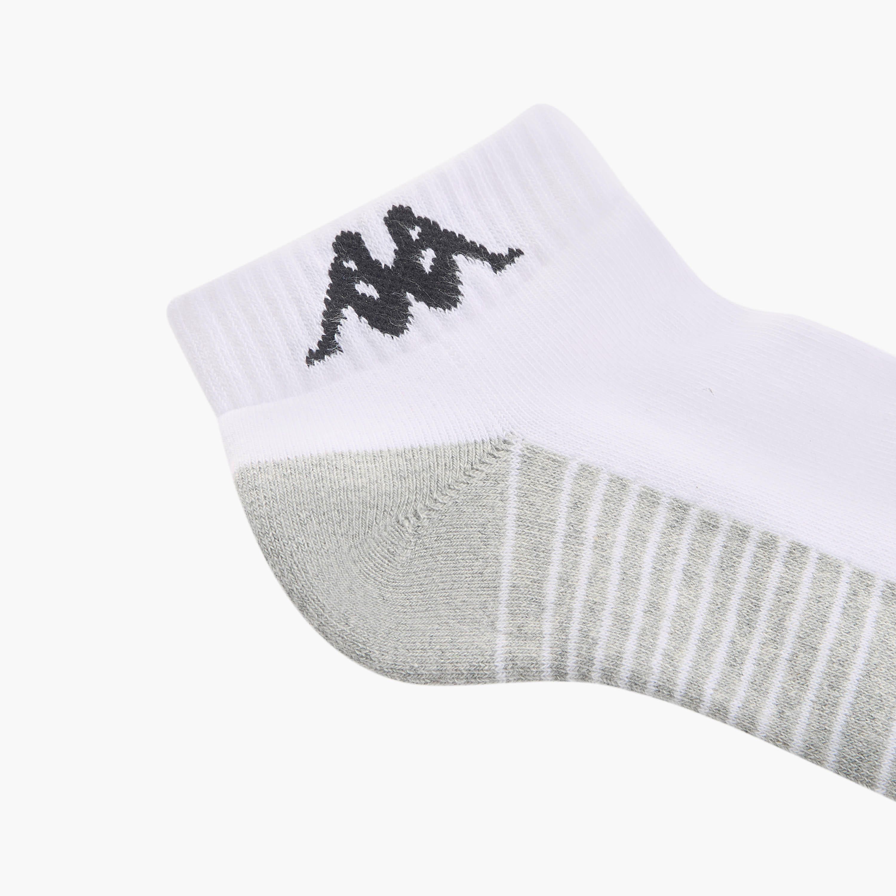 جوارب نصف تيري بطول الكاحل وحماية من البكتيريا وطبعات الشعار من كابا - طقم من 3 أزواج-men-socks-image-5
