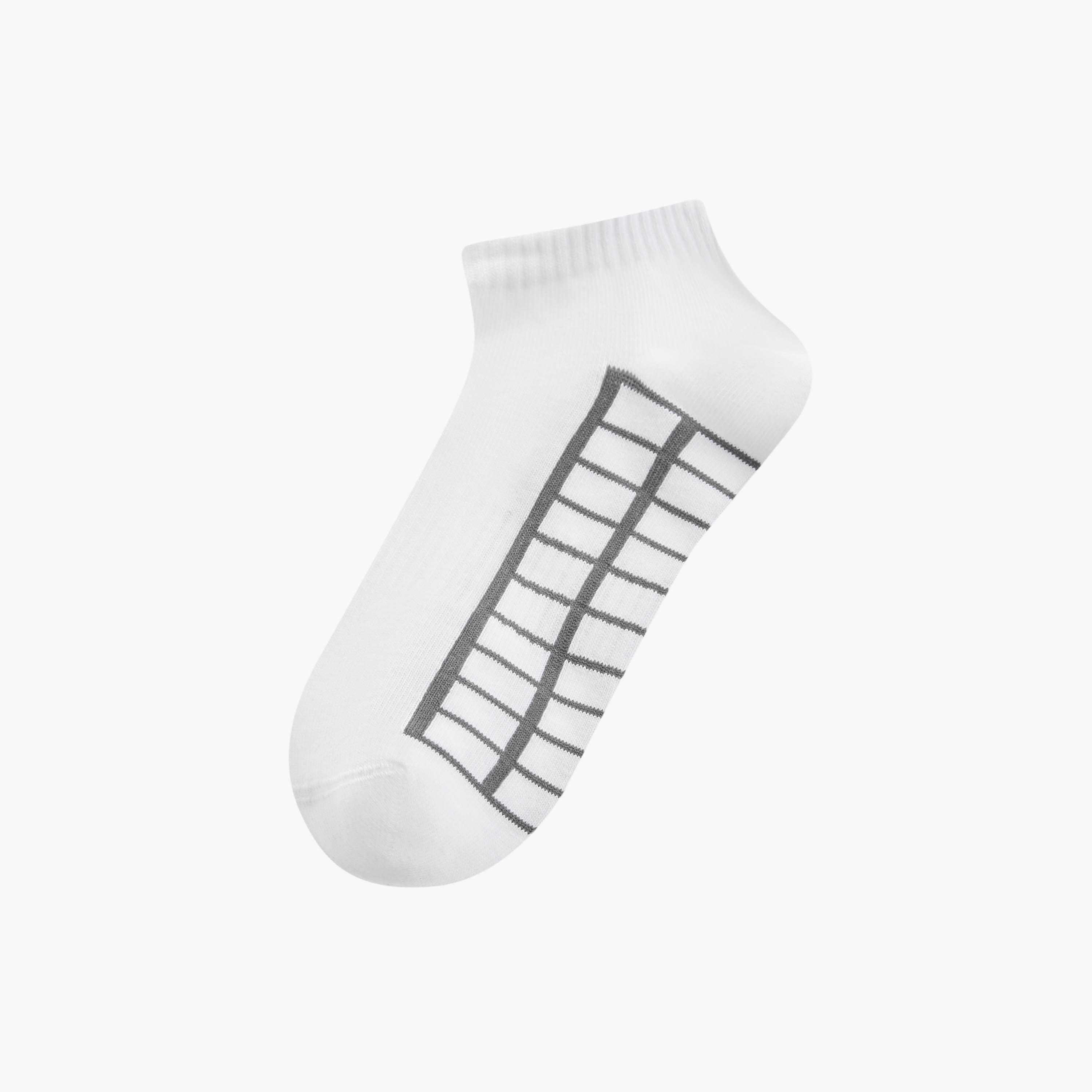 جوارب مقلّمة بطول الكاحل وحماية من البكتيريا - طقم من 3 أزواج-men-socks-image-2