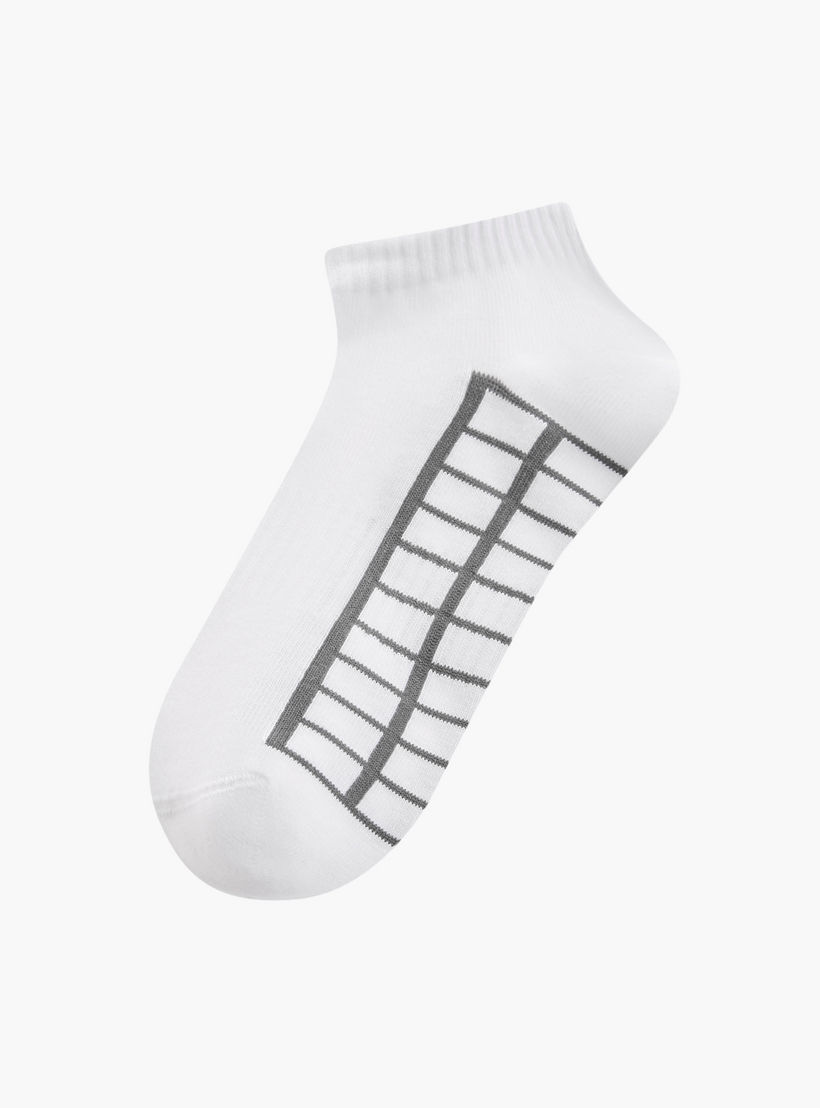 جوارب مقلّمة بطول الكاحل وحماية من البكتيريا - طقم من 3 أزواج-men-socks-image-2
