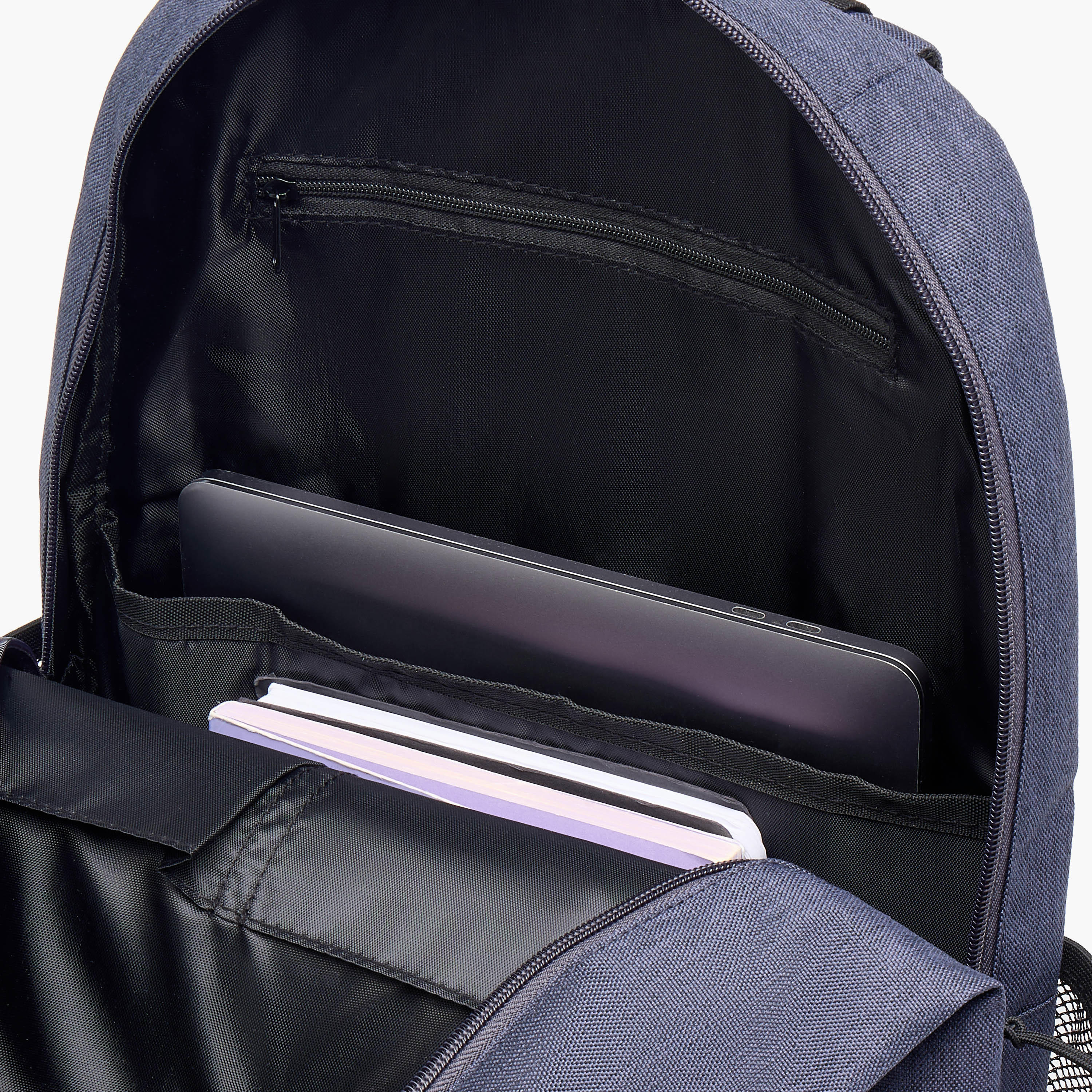 شنطة ظهر بجيوب شبكية وأحزمة كتف قابلة للتعديل-men-bags-image-1