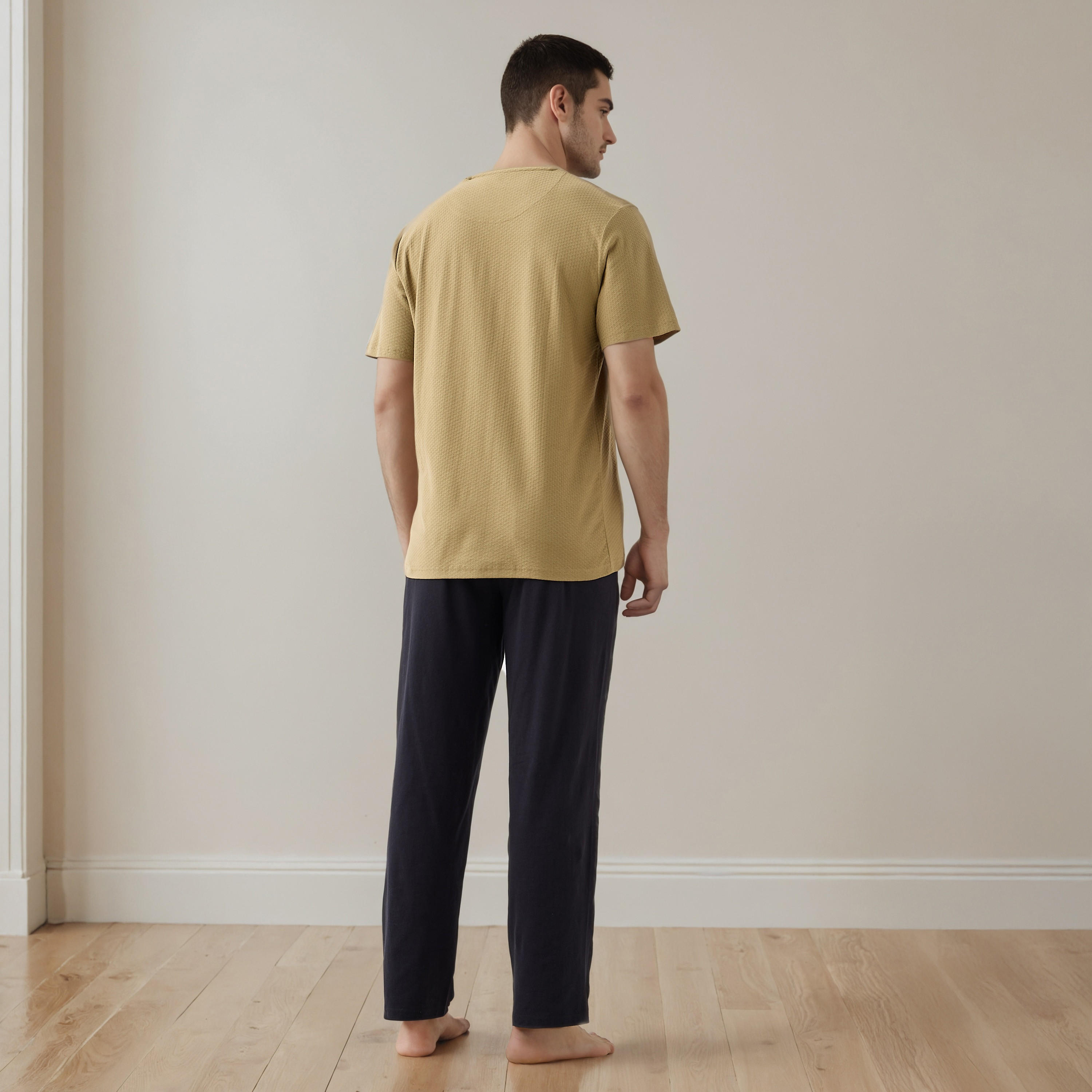 طقم بيجاما بارز الملمس-men-clothing-nightwear-sets-image-2