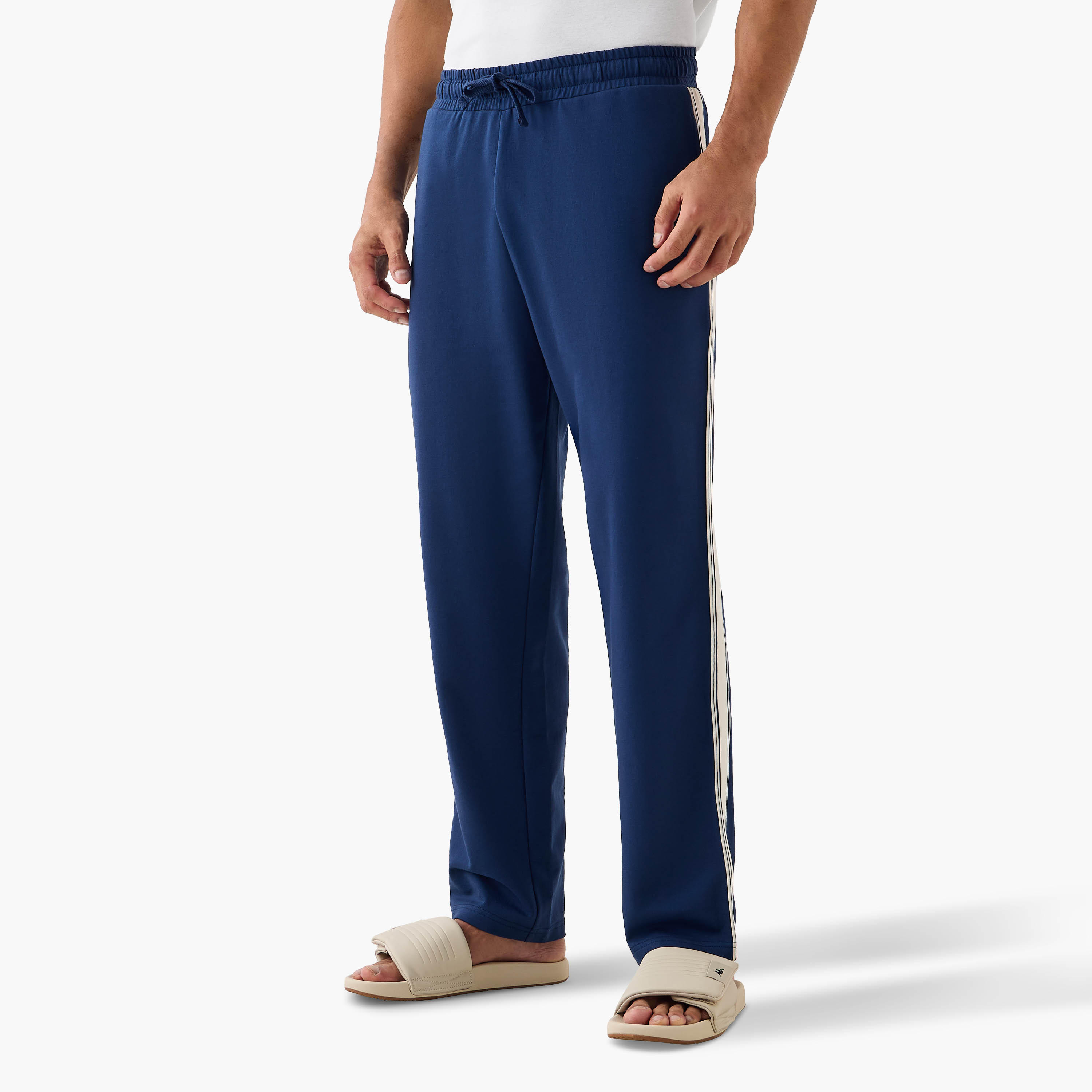 بنطلون بيجاما مقلم برباط إغلاق وجيوب-men-clothing-nightwear-pyjamaandshorts-image-5