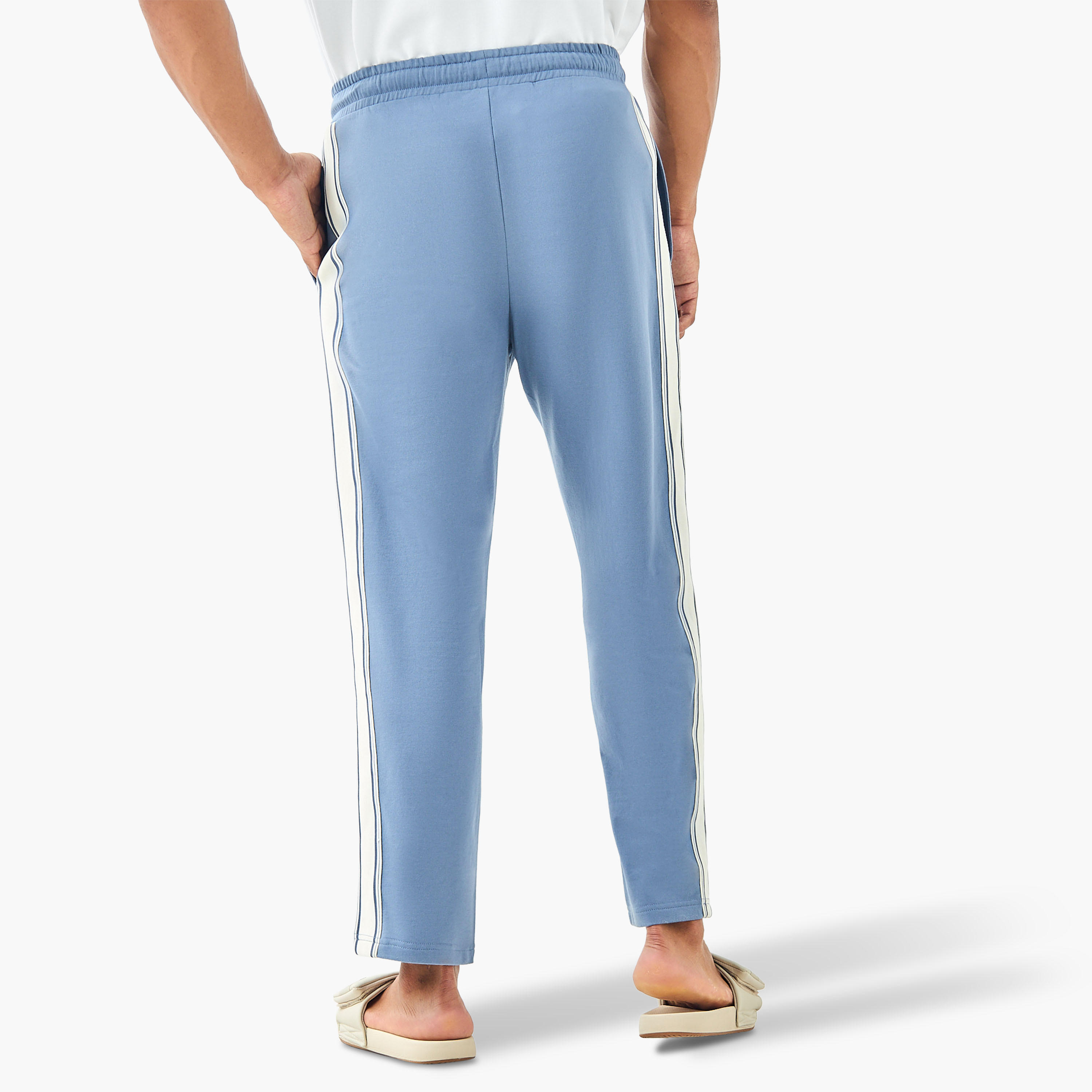 بنطلون بيجاما مقلم برباط إغلاق وجيوب-men-clothing-nightwear-pyjamaandshorts-image-3